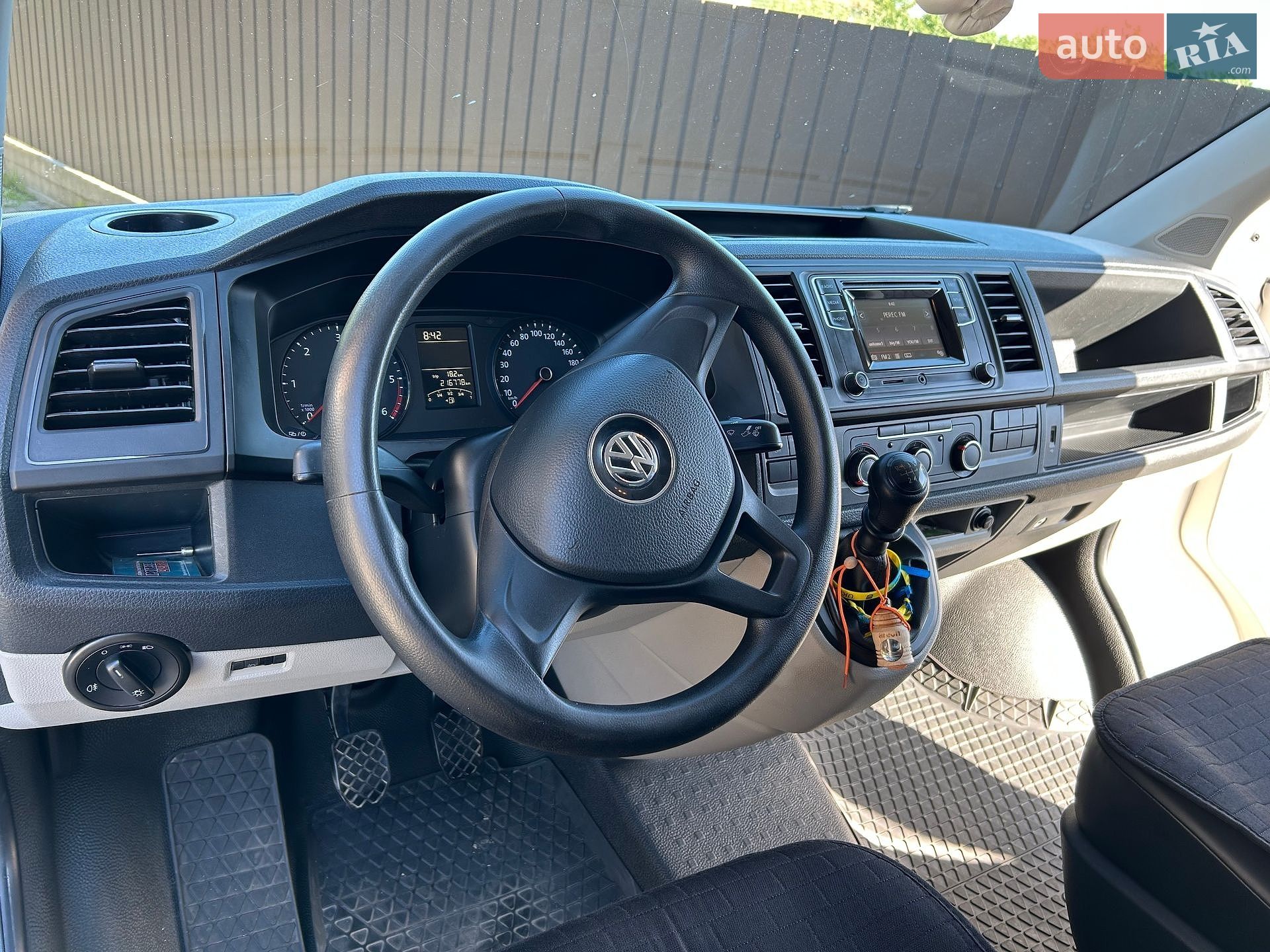 Volkswagen Transporter 2018 VIN WV1ZZZ7HZJH137362 фото оголошення 15 з 18