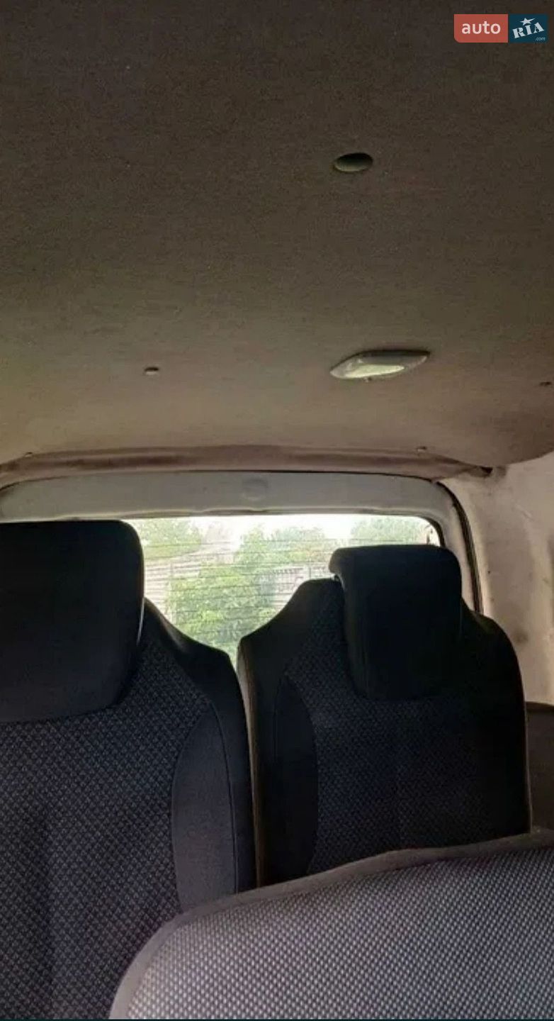 Hyundai H-1 2000 VIN KMJWVH7HPYU216247 фото оголошення 5 з 6