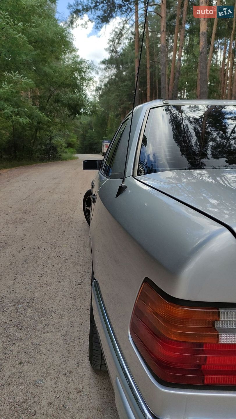 Mercedes-Benz E-Class 1992 VIN WDB1240261B725056 фото оголошення 9 з 57