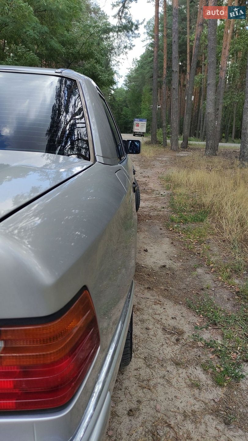 Mercedes-Benz E-Class 1992 VIN WDB1240261B725056 фото оголошення 10 з 57