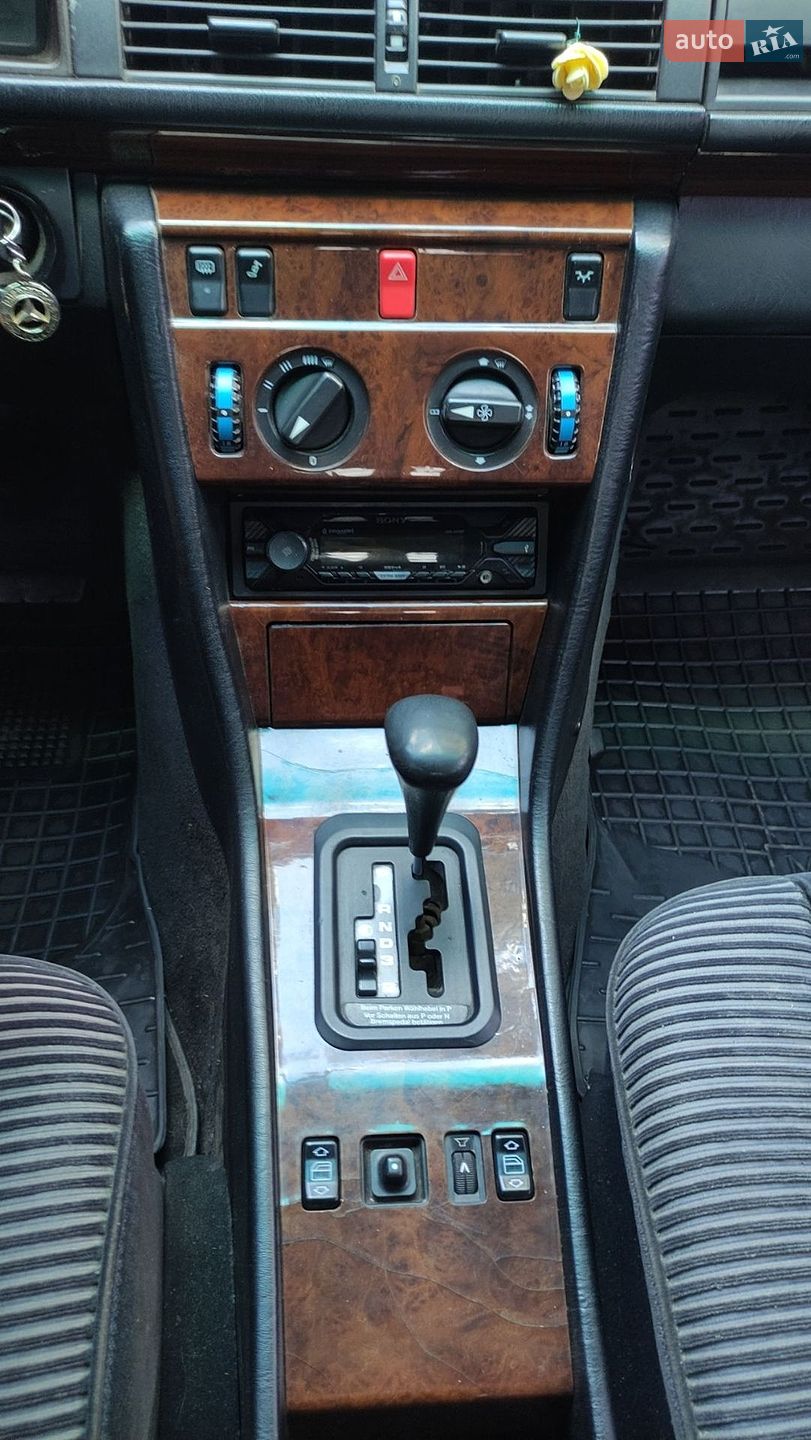 Mercedes-Benz E-Class 1992 VIN WDB1240261B725056 фото оголошення 20 з 57