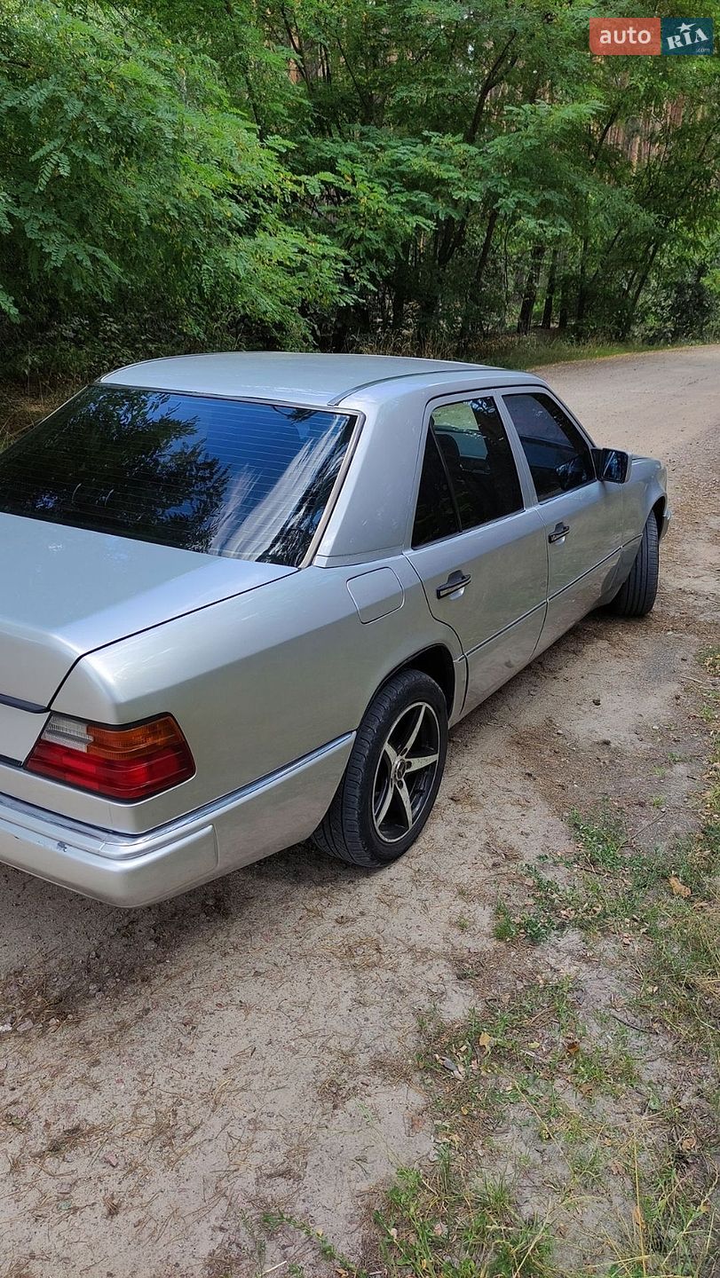 Mercedes-Benz E-Class 1992 VIN WDB1240261B725056 фото оголошення 30 з 57