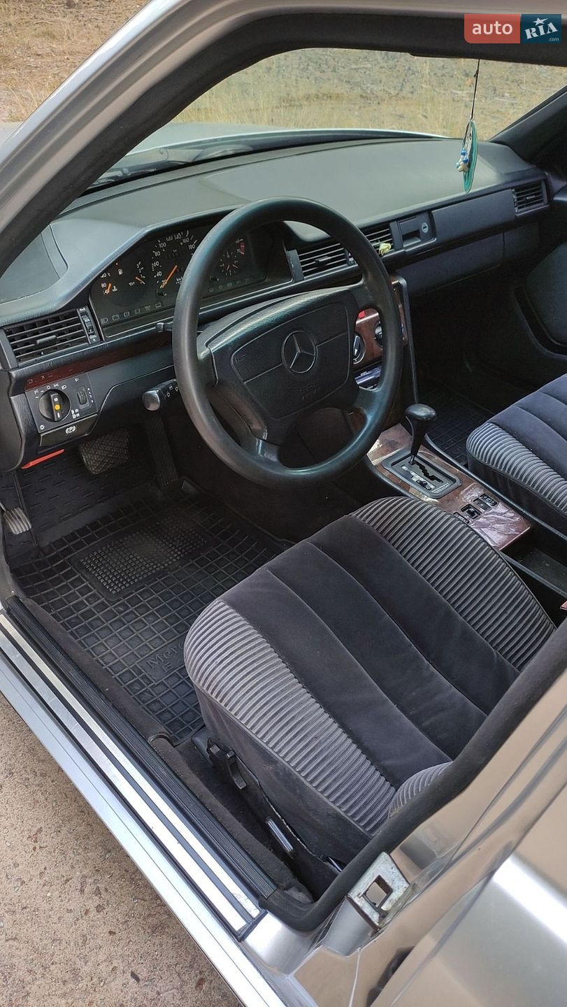 Mercedes-Benz E-Class 1992 VIN WDB1240261B725056 фото оголошення 48 з 57