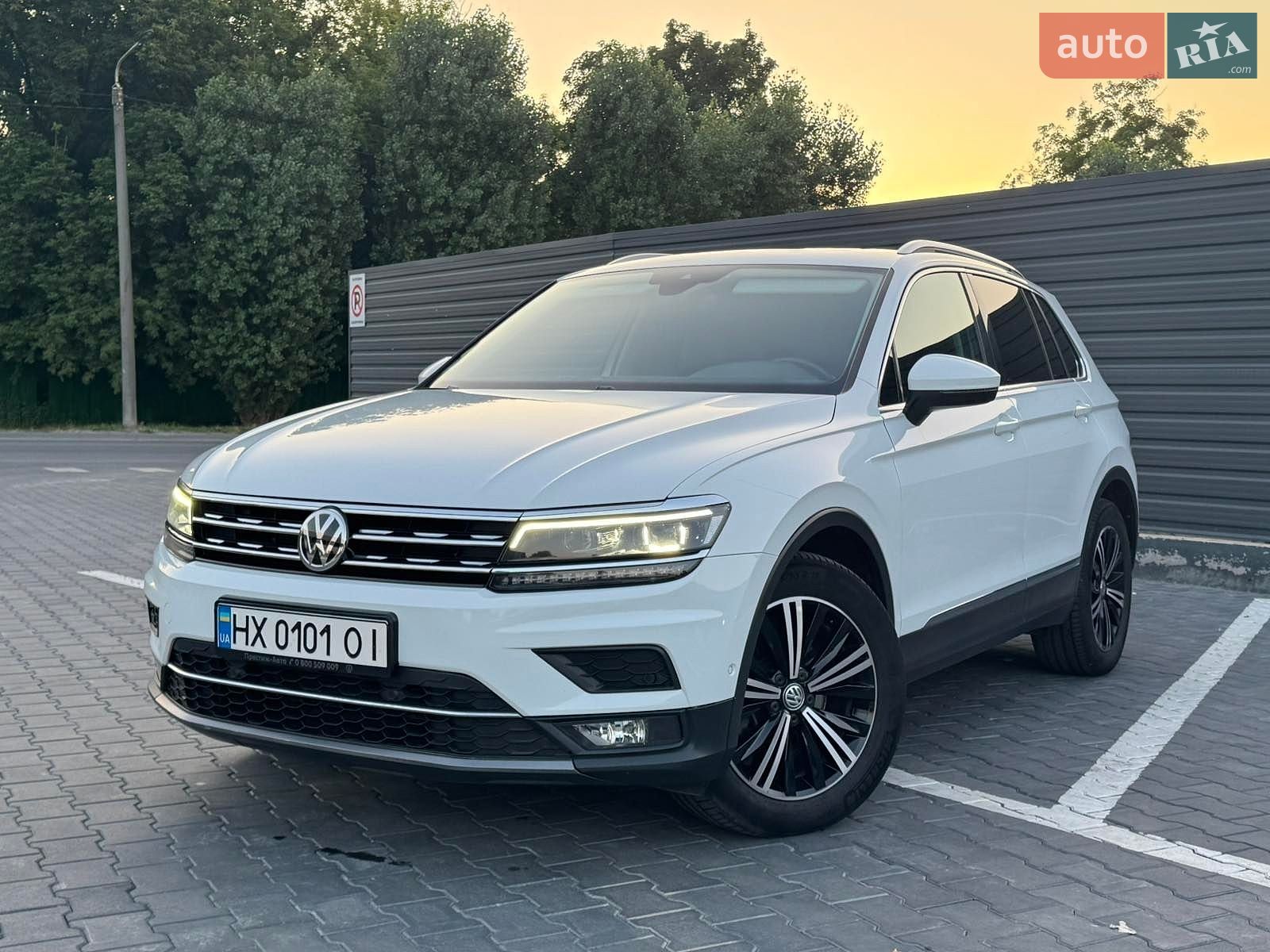 Volkswagen Tiguan 2019 VIN WVGZZZ5NZLW854512 фото оголошення 4 з 38
