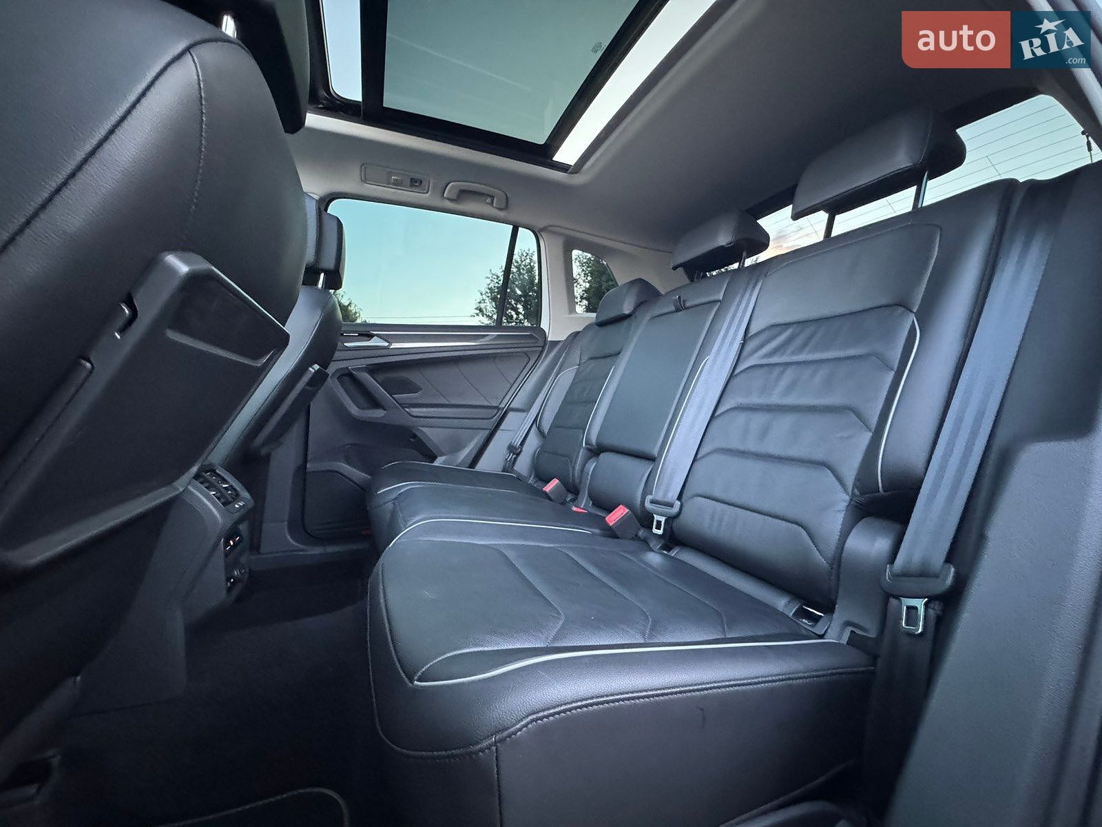 Volkswagen Tiguan 2019 VIN WVGZZZ5NZLW854512 фото оголошення 19 з 38