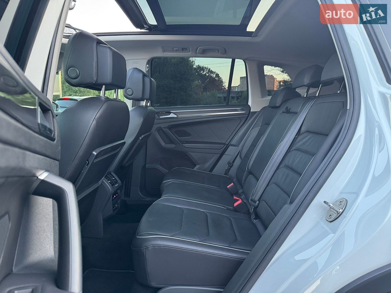 Volkswagen Tiguan 2019 VIN WVGZZZ5NZLW854512 фото оголошення 26 з 38