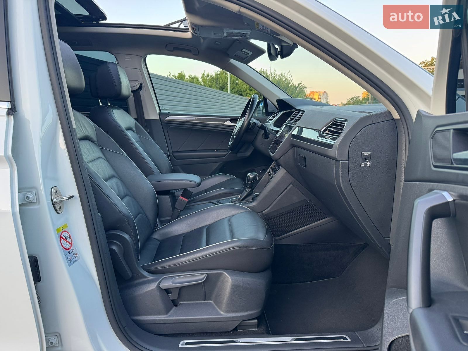 Volkswagen Tiguan 2019 VIN WVGZZZ5NZLW854512 фото оголошення 30 з 38