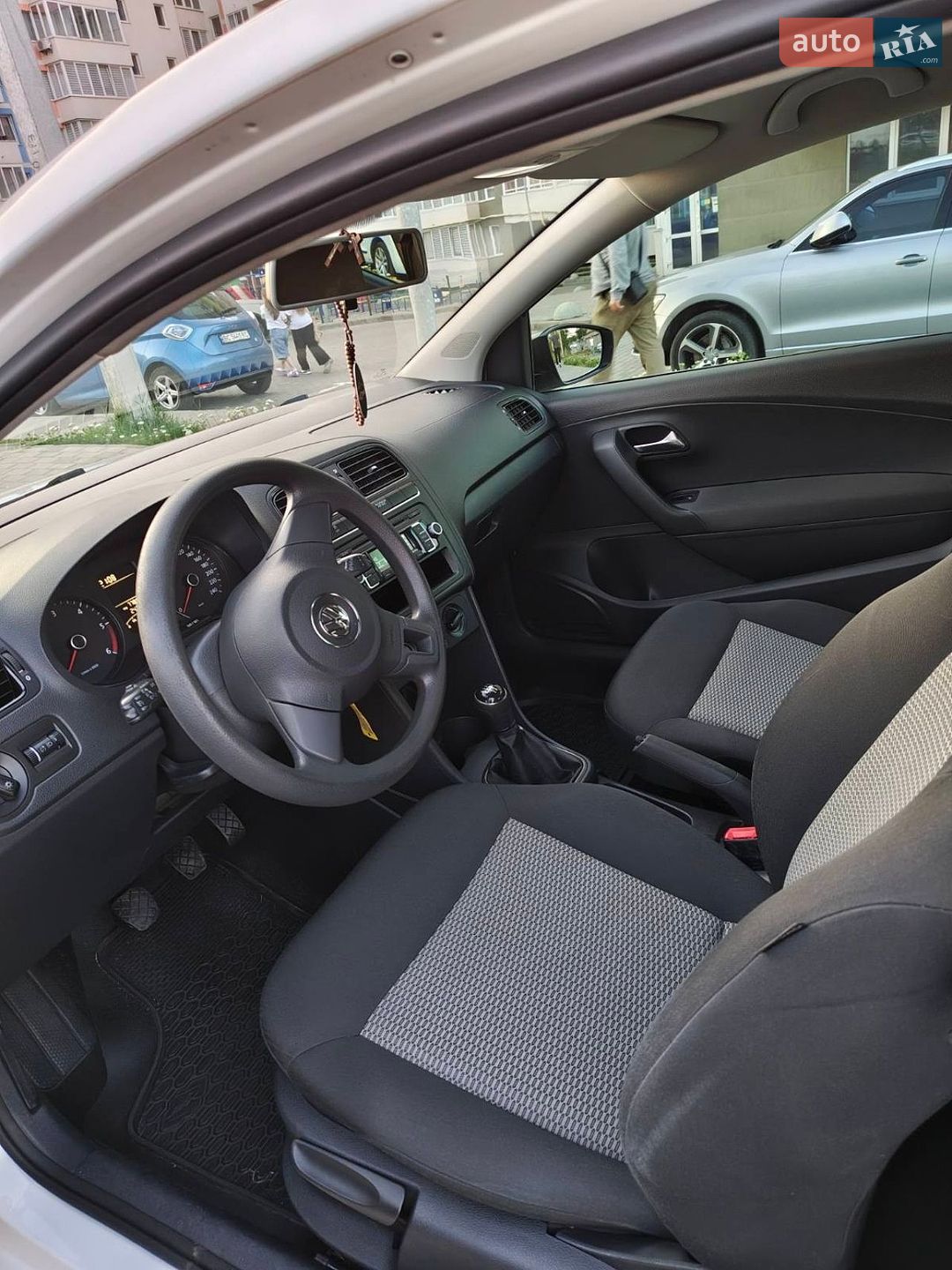 Volkswagen Polo 2013 VIN WVWZZZ6RZEY031165 фото оголошення 5 з 14