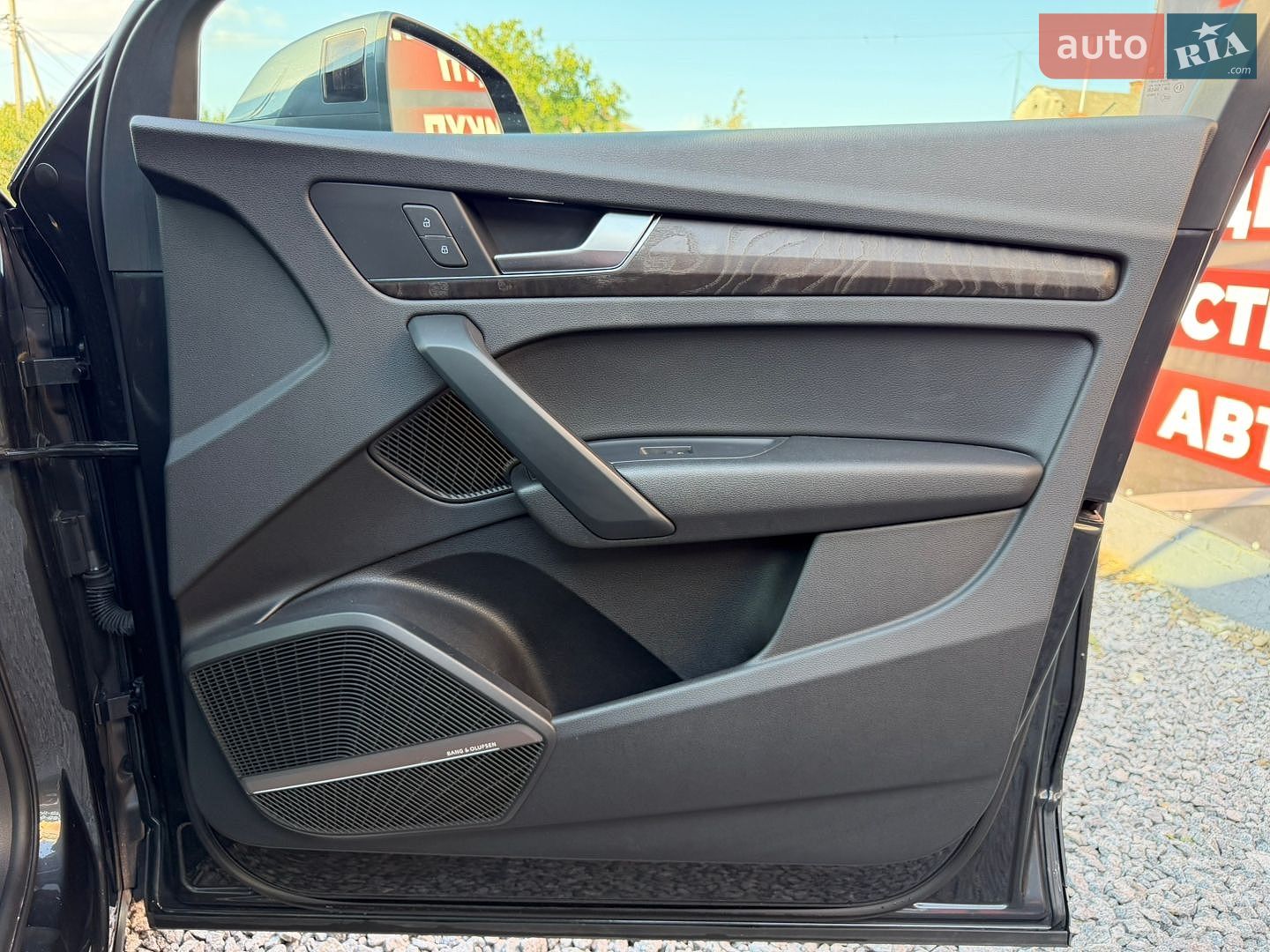 Audi Q5 2018 VIN WA1BNAFYXJ2102712 фото оголошення 25 з 49