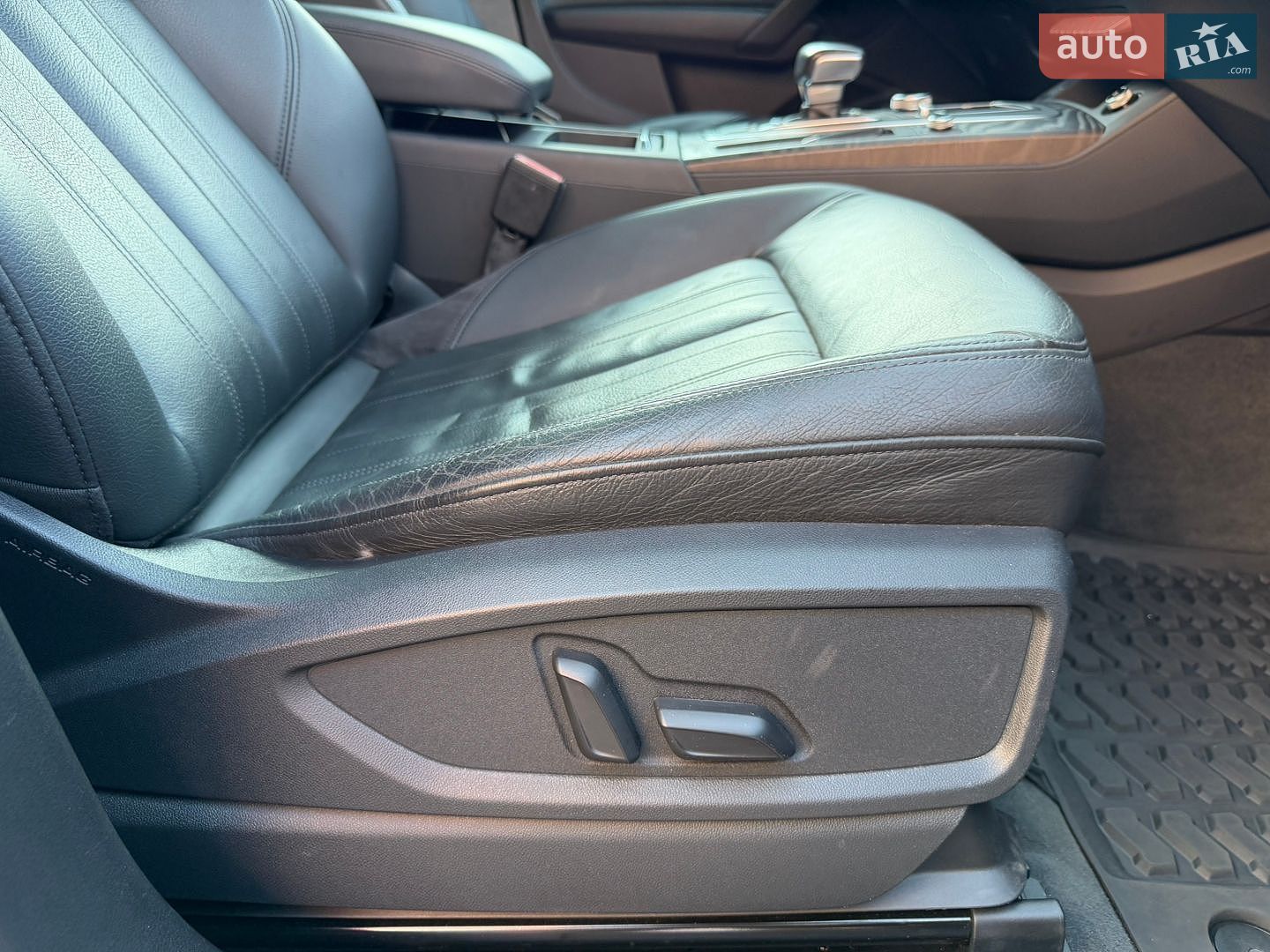 Audi Q5 2018 VIN WA1BNAFYXJ2102712 фото оголошення 28 з 49