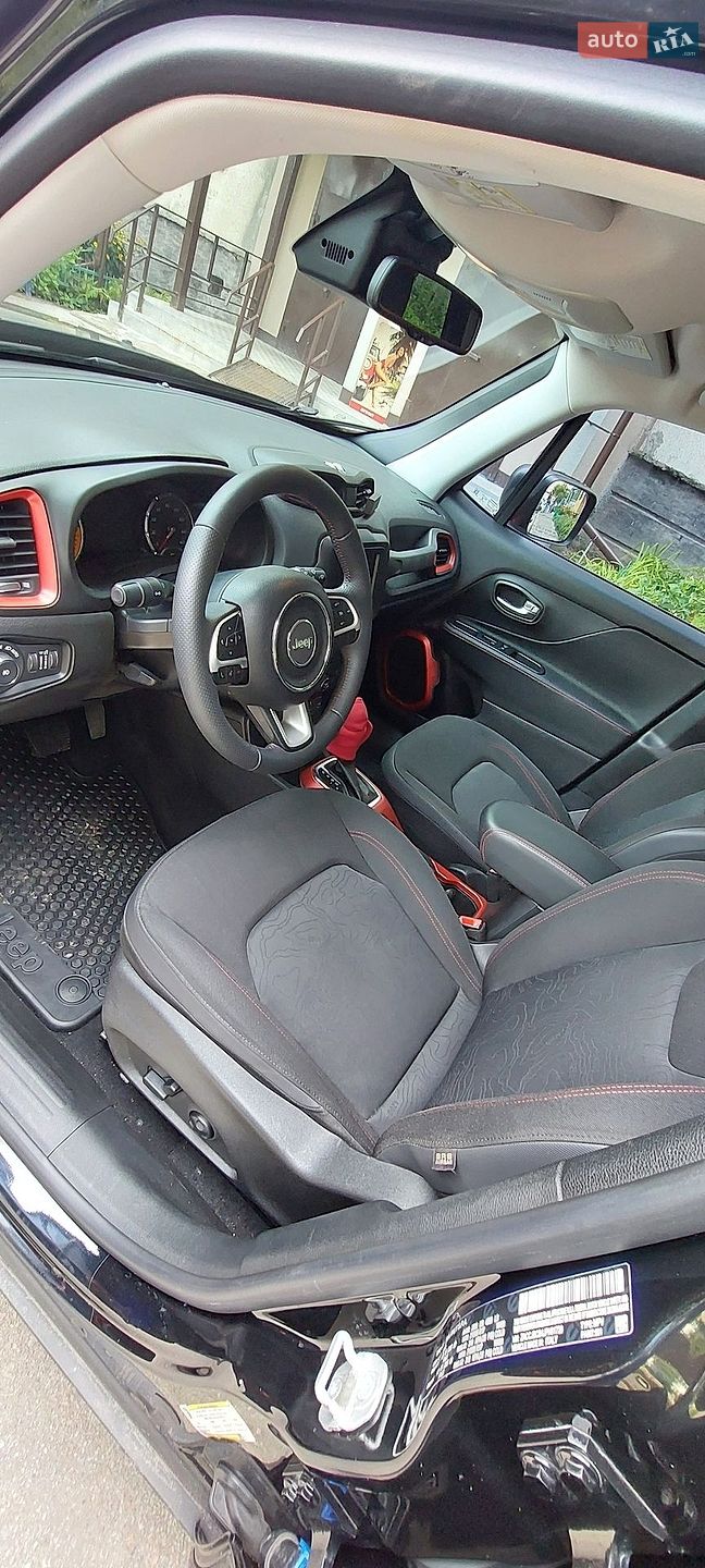 Jeep Renegade 2018 VIN ZACCJBCB4JPH91728 фото оголошення 7 з 9