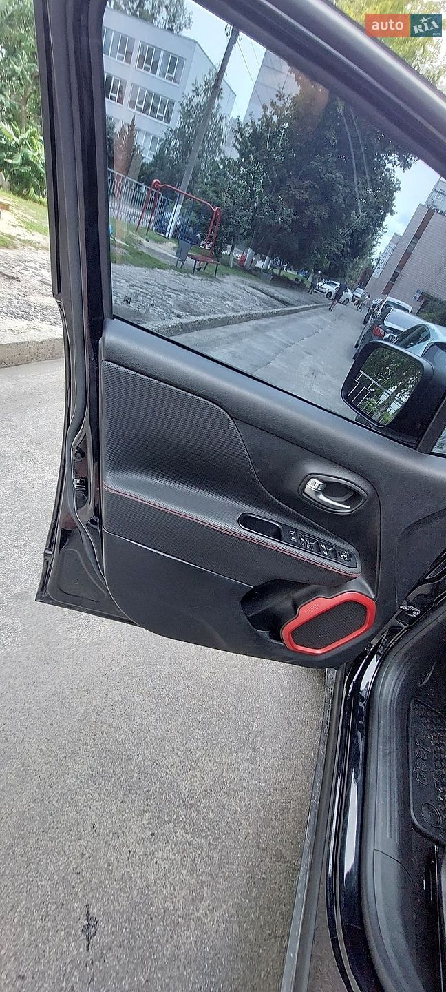 Jeep Renegade 2018 VIN ZACCJBCB4JPH91728 фото оголошення 8 з 9