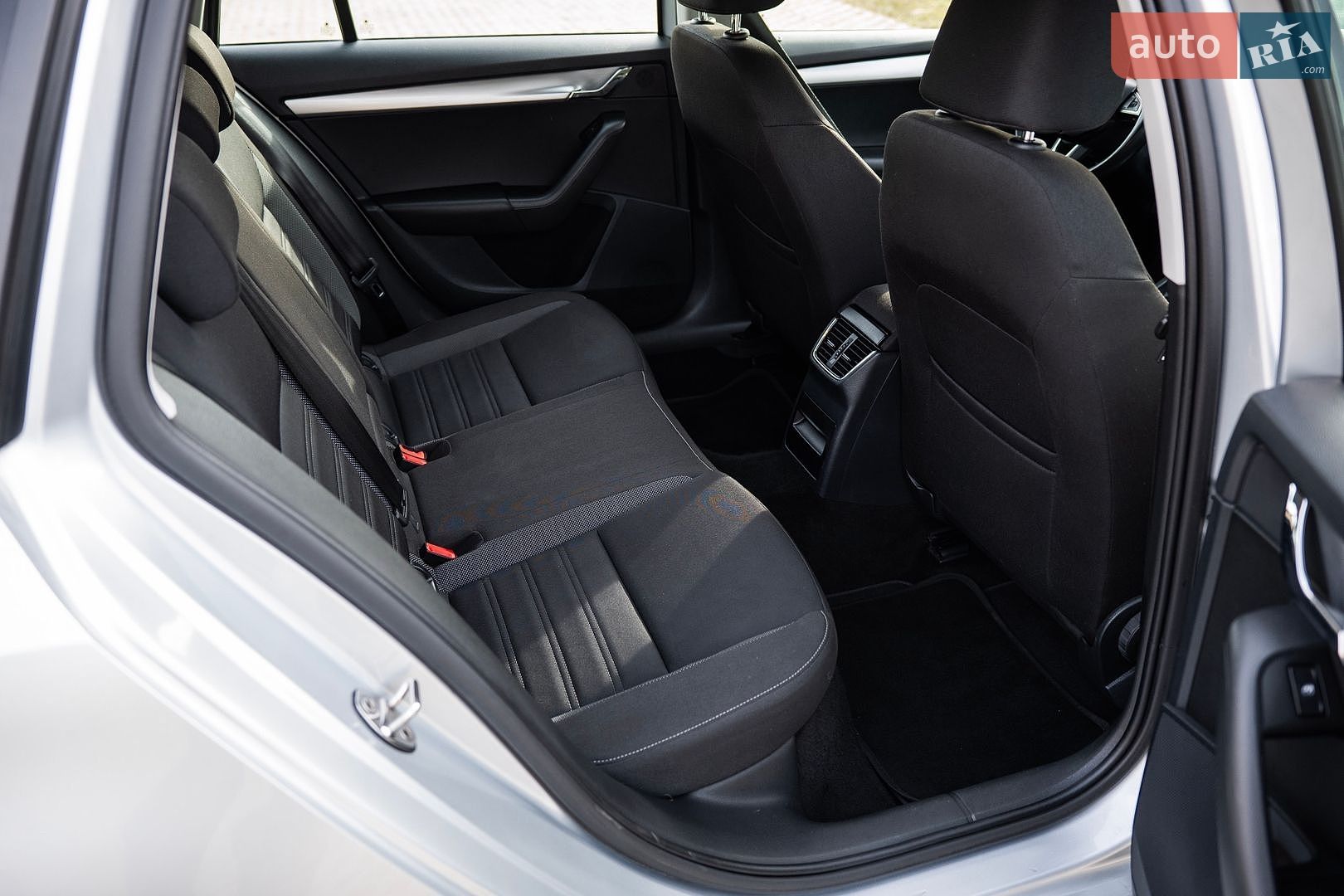 Skoda Octavia 2020 VIN TMBJH7NE6L0167137 фото оголошення 15 з 21