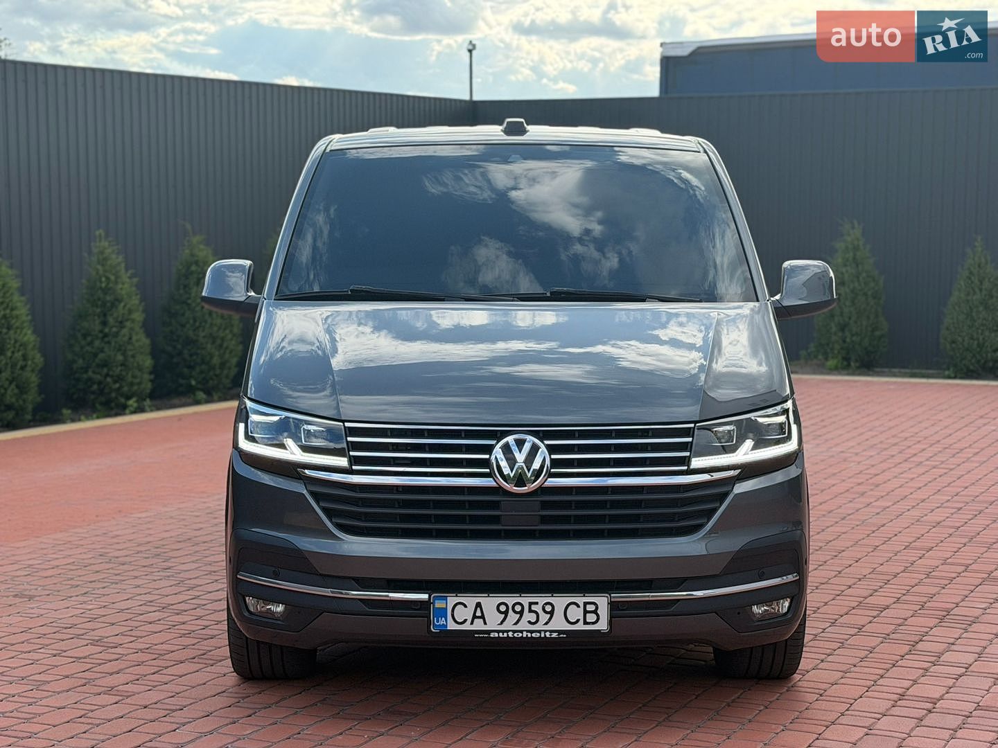Volkswagen Multivan 2019 VIN WV2ZZZ7HZLH001653 фото оголошення 10 з 62