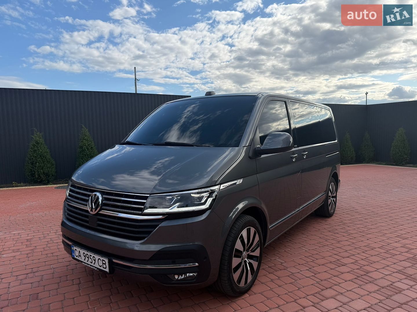 Volkswagen Multivan 2019 VIN WV2ZZZ7HZLH001653 фото оголошення 13 з 62