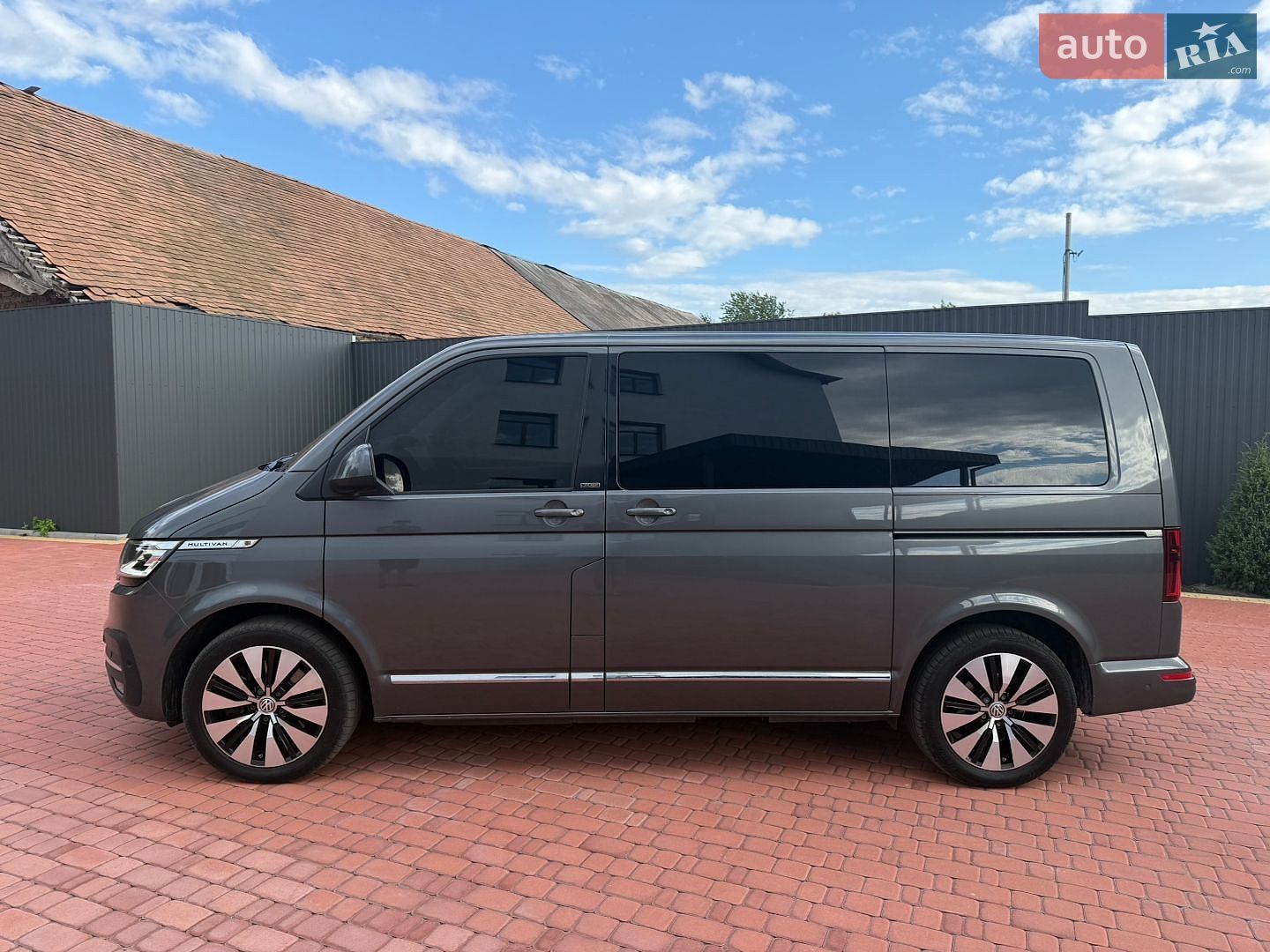 Volkswagen Multivan 2019 VIN WV2ZZZ7HZLH001653 фото оголошення 14 з 62