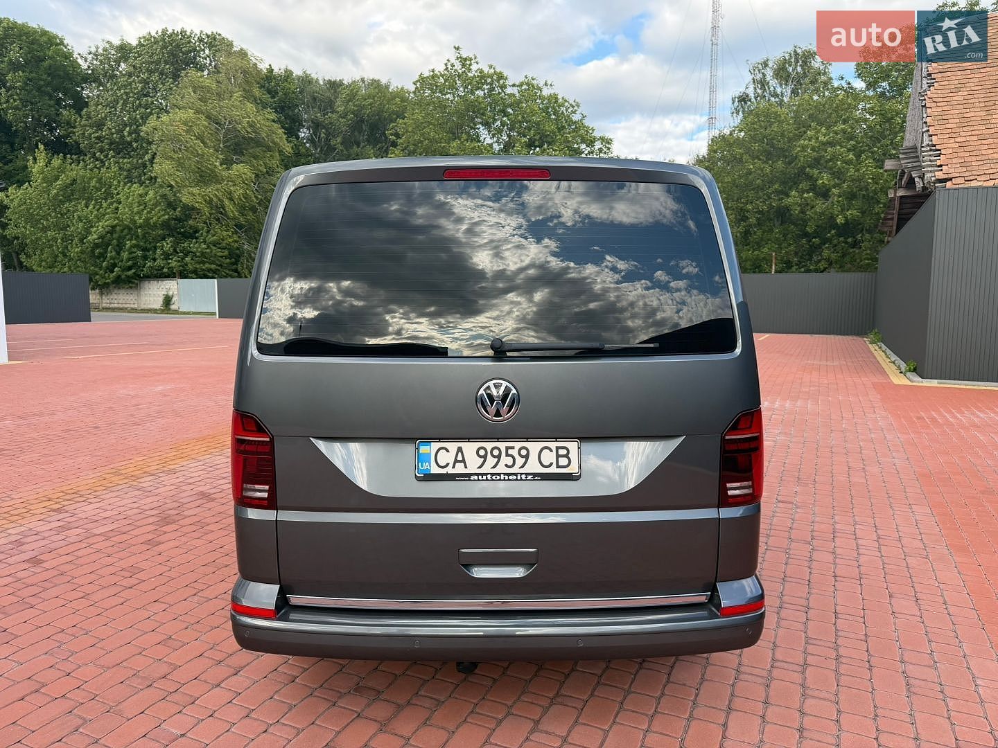 Volkswagen Multivan 2019 VIN WV2ZZZ7HZLH001653 фото оголошення 16 з 62