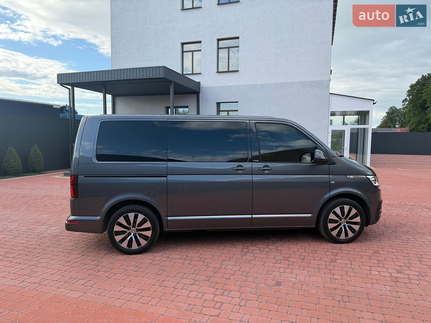 Volkswagen Multivan 2019 VIN WV2ZZZ7HZLH001653 фото оголошення 18 з 62