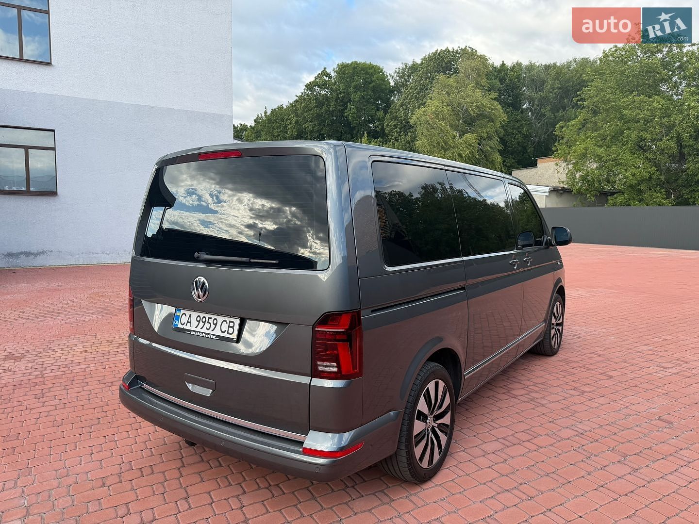 Volkswagen Multivan 2019 VIN WV2ZZZ7HZLH001653 фото оголошення 17 з 62