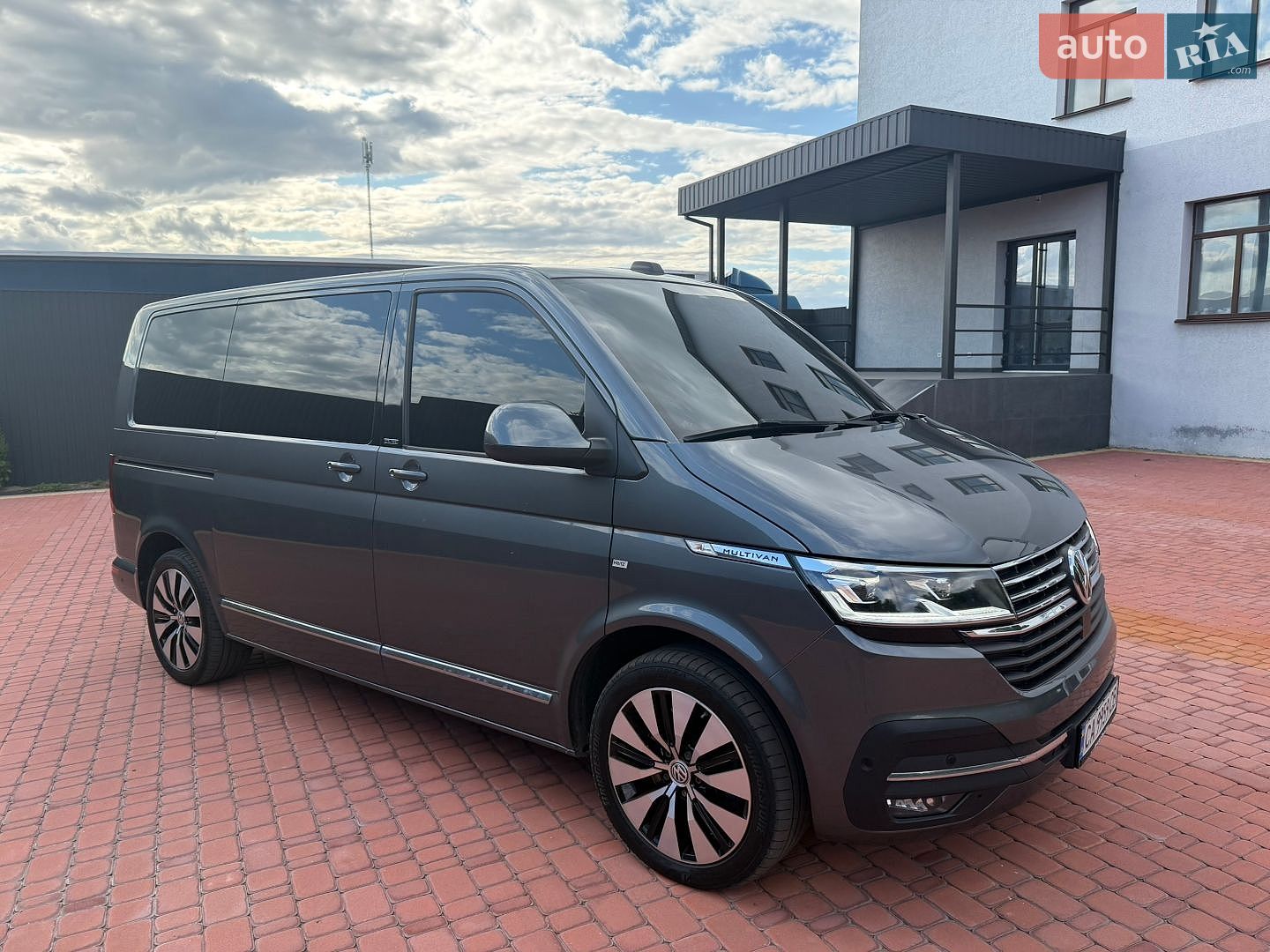 Volkswagen Multivan 2019 VIN WV2ZZZ7HZLH001653 фото оголошення 19 з 62