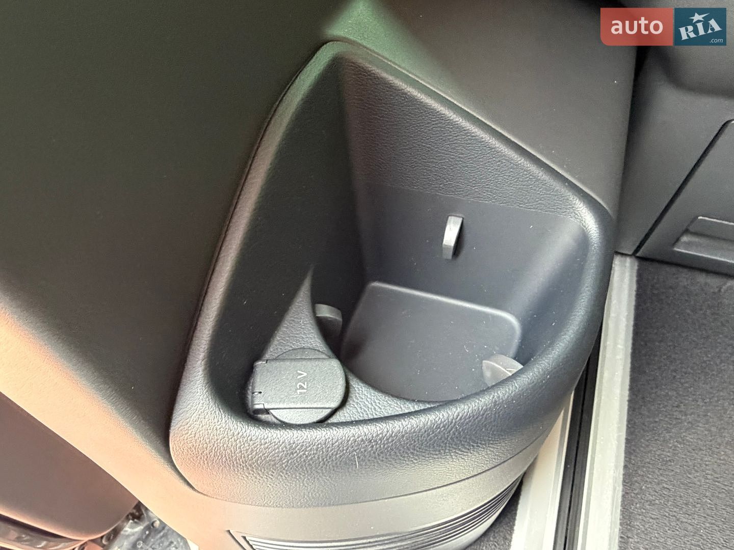 Volkswagen Multivan 2019 VIN WV2ZZZ7HZLH001653 фото оголошення 39 з 62