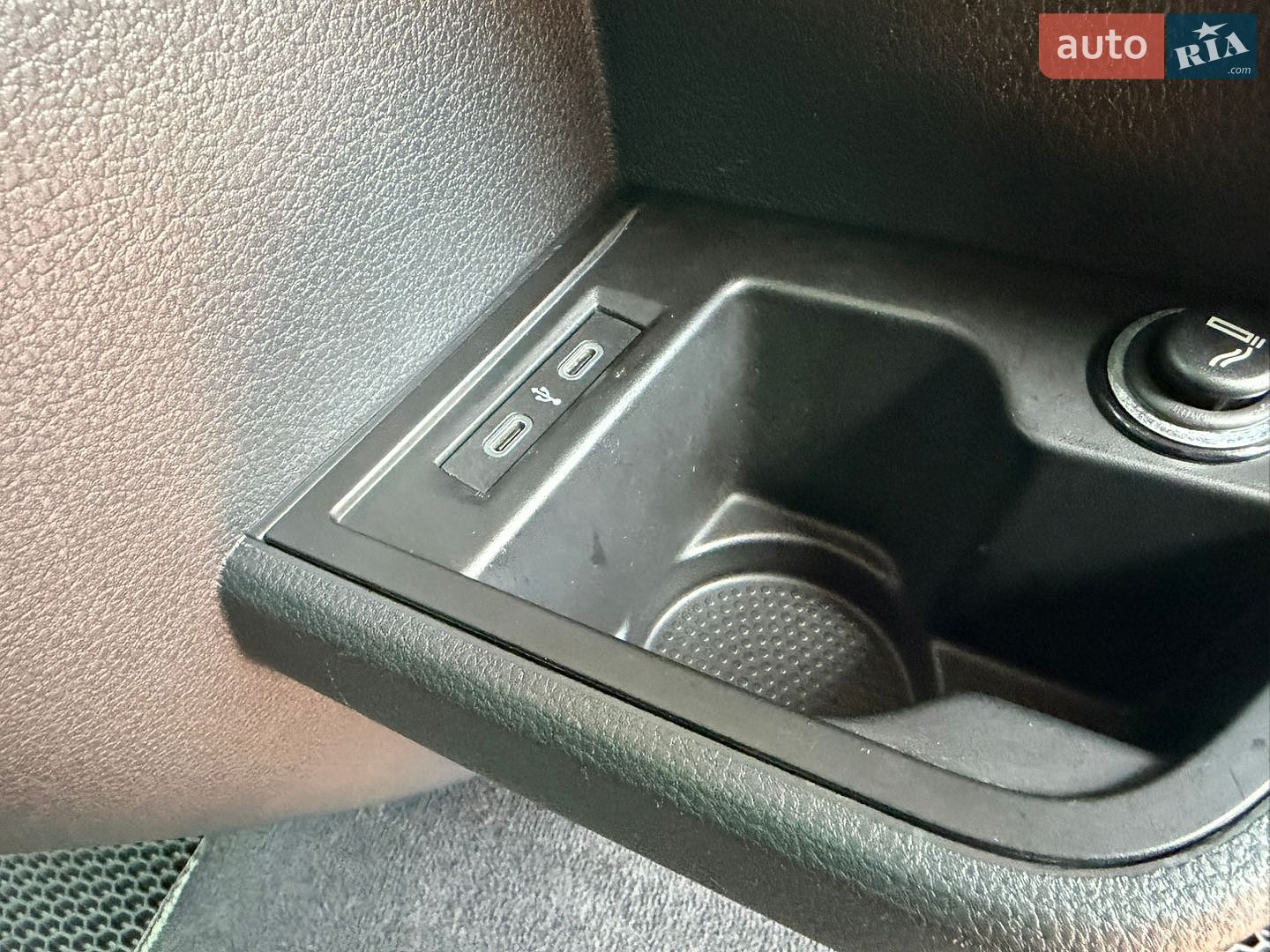 Volkswagen Multivan 2019 VIN WV2ZZZ7HZLH001653 фото оголошення 45 з 62