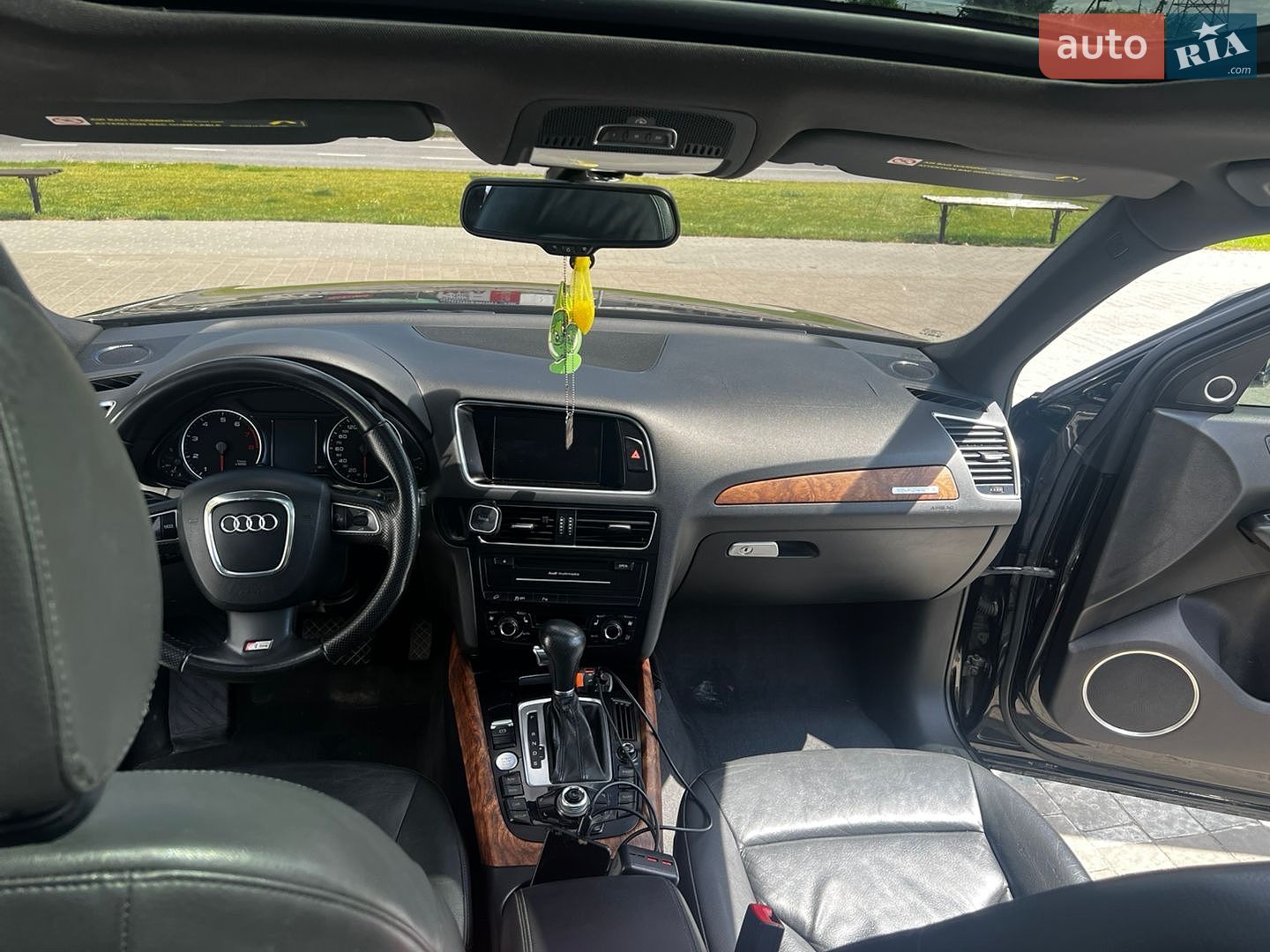 Audi Q5 2011 VIN WA1WFCFP3BA101698 фото оголошення 32 з 81