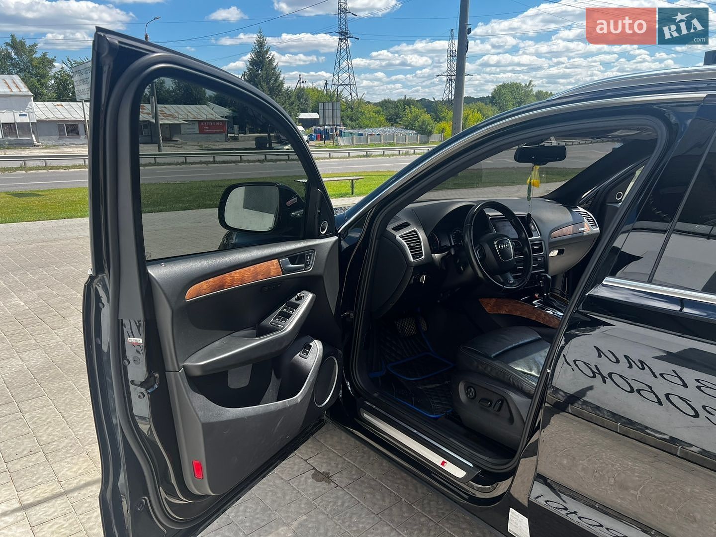 Audi Q5 2011 VIN WA1WFCFP3BA101698 фото оголошення 38 з 81