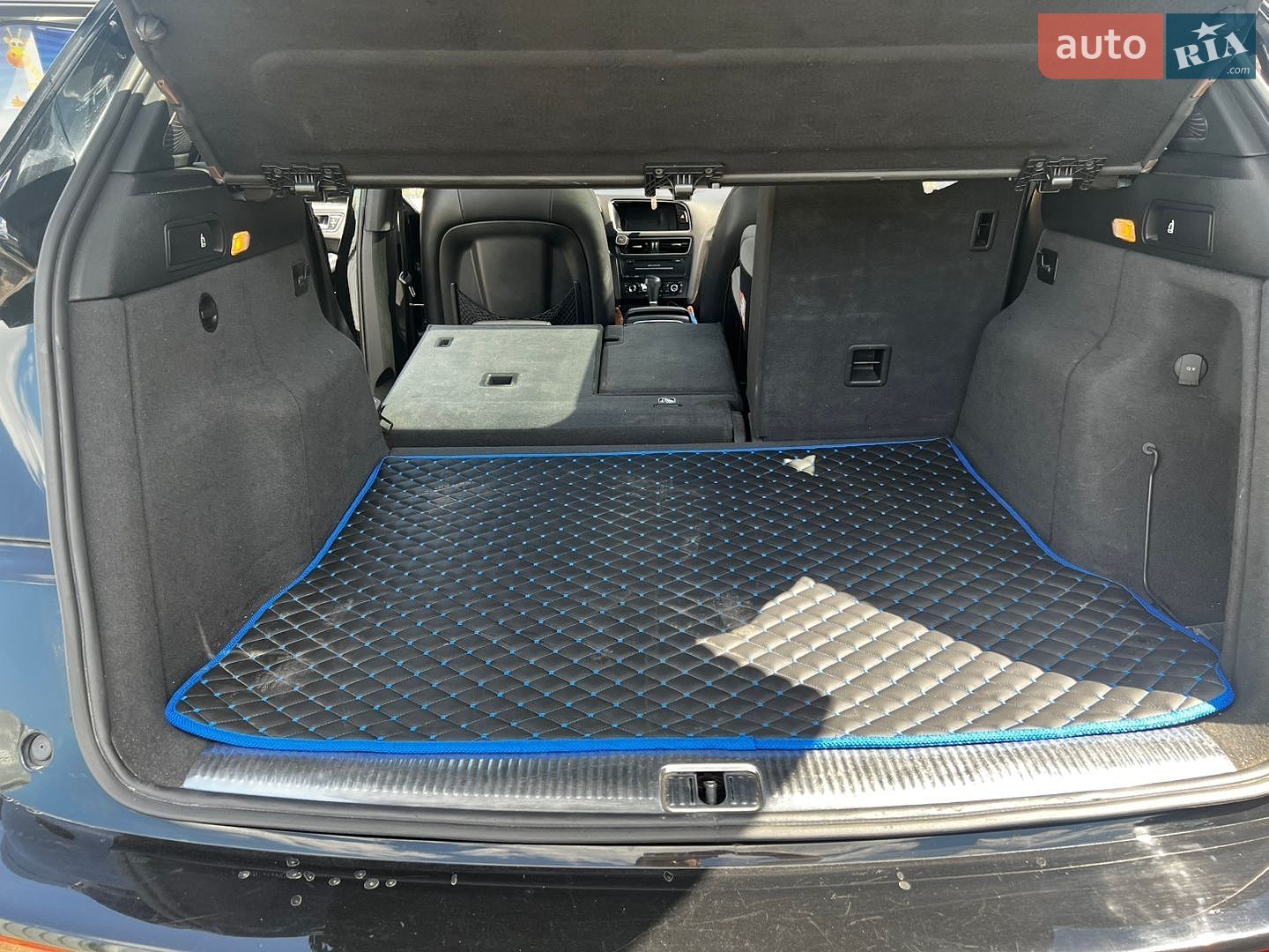 Audi Q5 2011 VIN WA1WFCFP3BA101698 фото оголошення 60 з 81