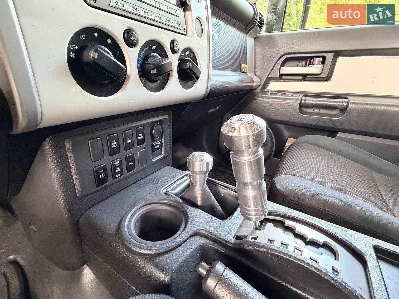 Toyota FJ Cruiser 2008 VIN JTEBU11F78K042330 фото оголошення 22 з 32
