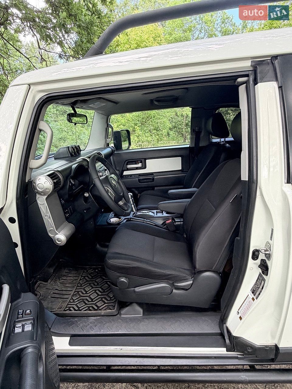 Toyota FJ Cruiser 2008 VIN JTEBU11F78K042330 фото оголошення 26 з 32