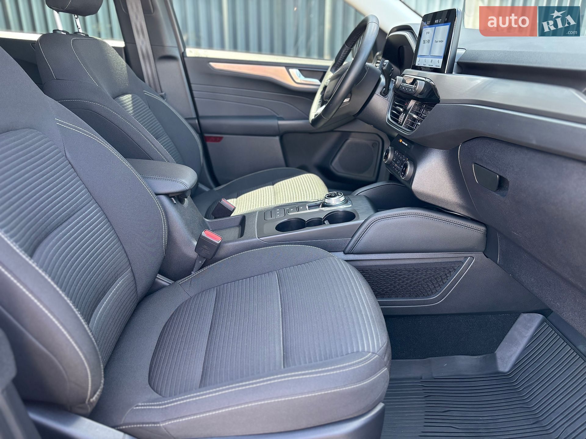 Ford Kuga 2022 VIN WF0FXXWPMFNR72590 фото оголошення 4 з 51