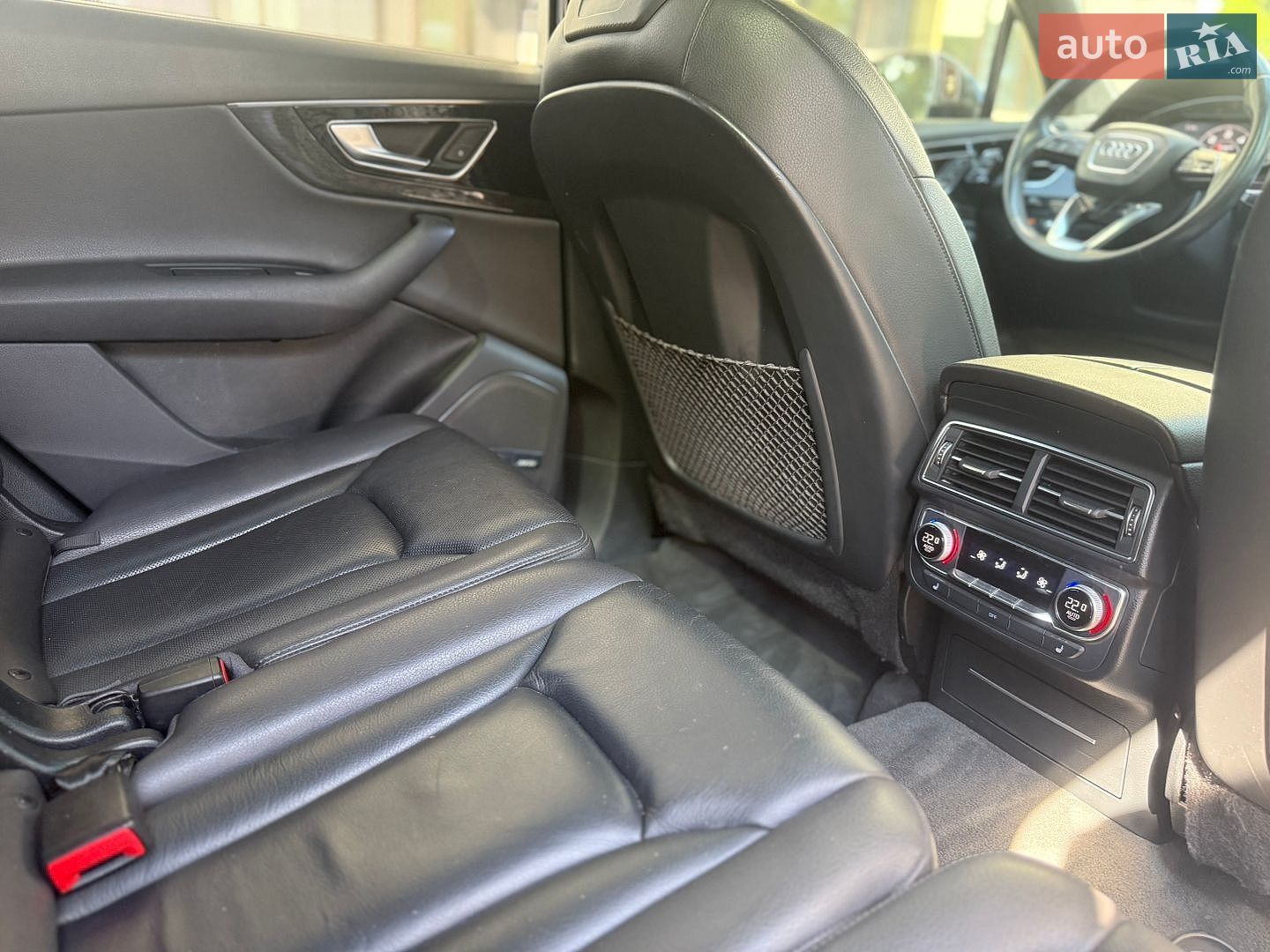 Audi Q7 2016 VIN WA1VAAF74HD018948 фото оголошення 6 з 28