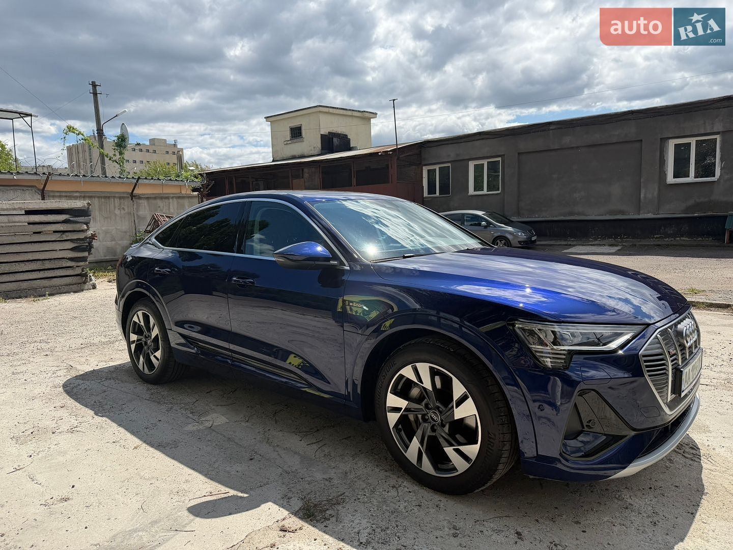 Audi e-tron Sportback 2023 VIN WAUZZZGEXPB025132 фото оголошення 4 з 17