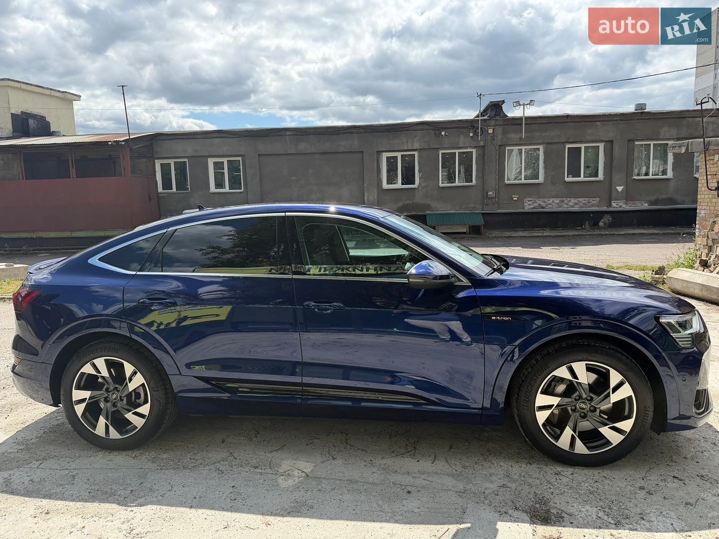Audi e-tron Sportback 2023 VIN WAUZZZGEXPB025132 фото оголошення 3 з 17