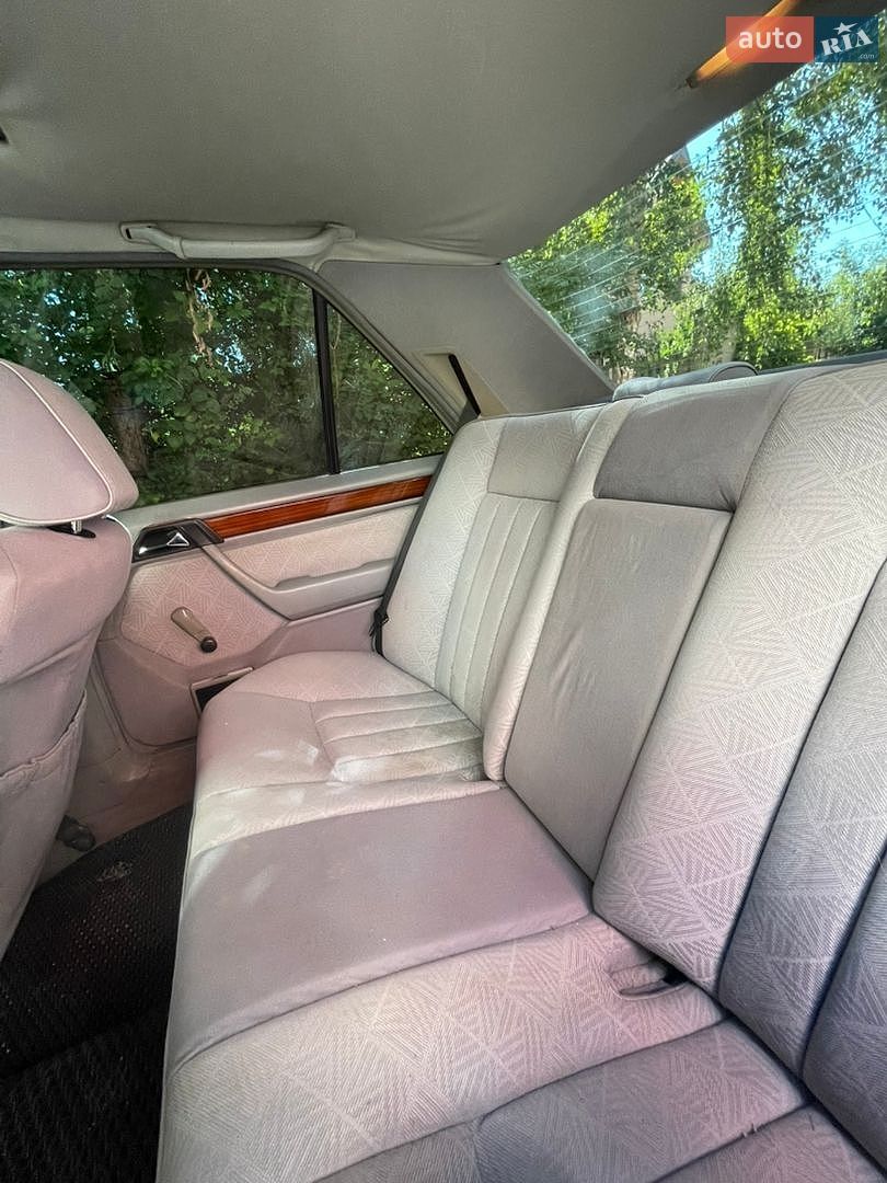 Mercedes-Benz E-Class 1994 VIN WDB1241261J061906 фото оголошення 8 з 9