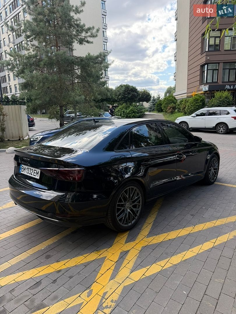 Audi A3 2017 VIN WAUAUGFFXJ1011075 фото оголошення 4 з 30