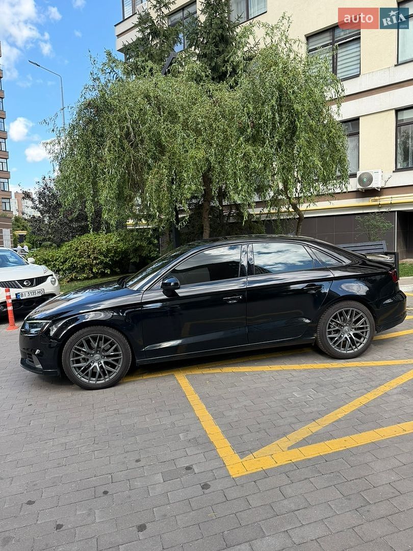 Audi A3 2017 VIN WAUAUGFFXJ1011075 фото оголошення 7 з 30
