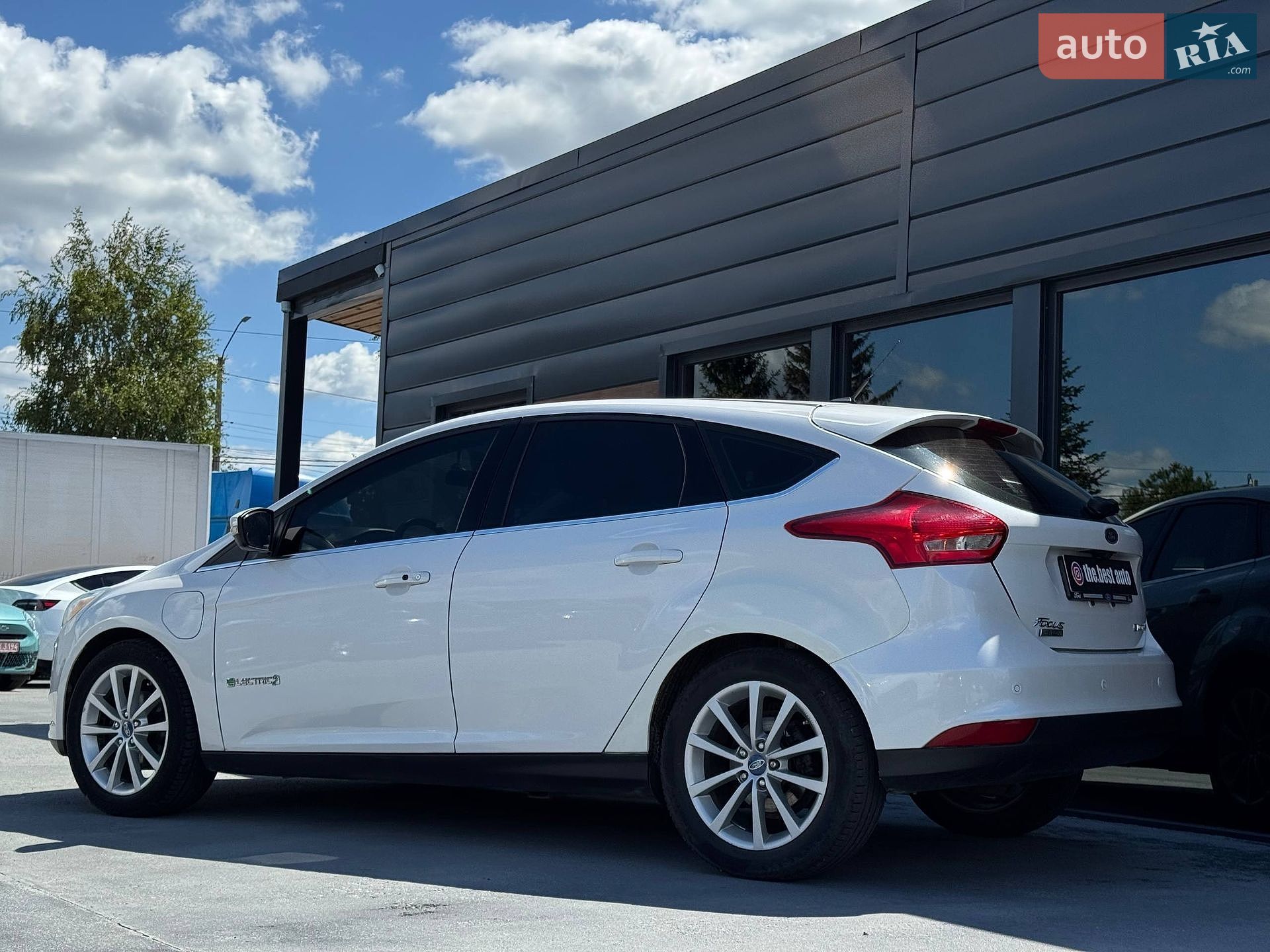 Ford Focus 2017 VIN 1FADP3R44HL226465 фото оголошення 8 з 61