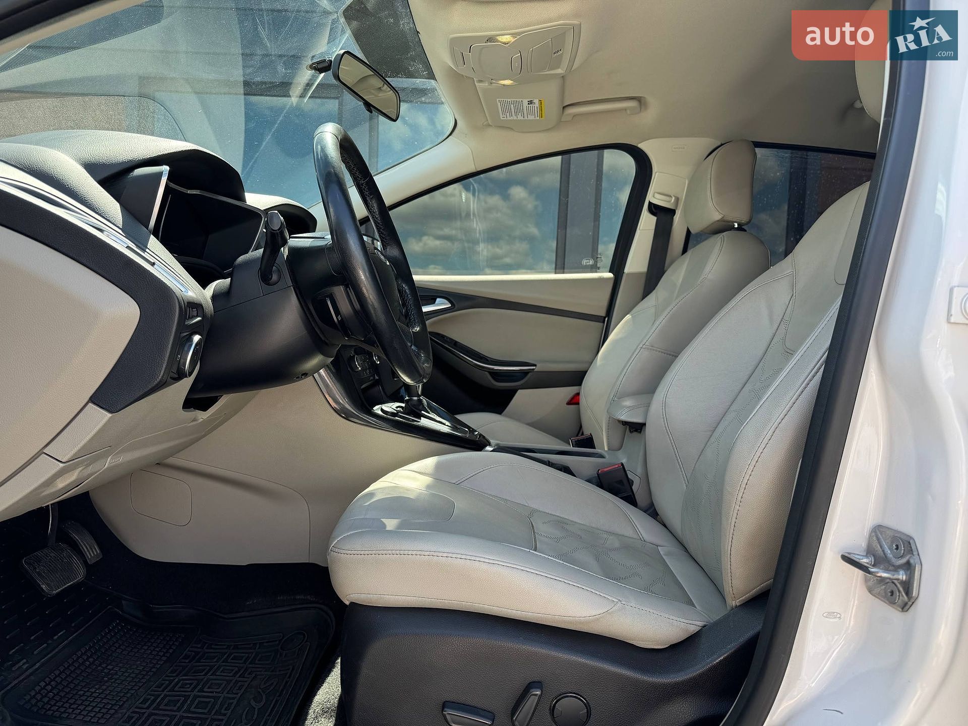 Ford Focus 2017 VIN 1FADP3R44HL226465 фото оголошення 28 з 61