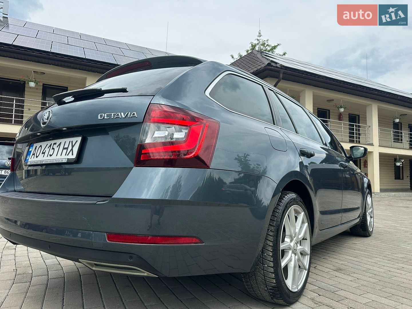 Skoda Octavia 2018 VIN TMBJJ7NE3J0249277 фото оголошення 3 з 67