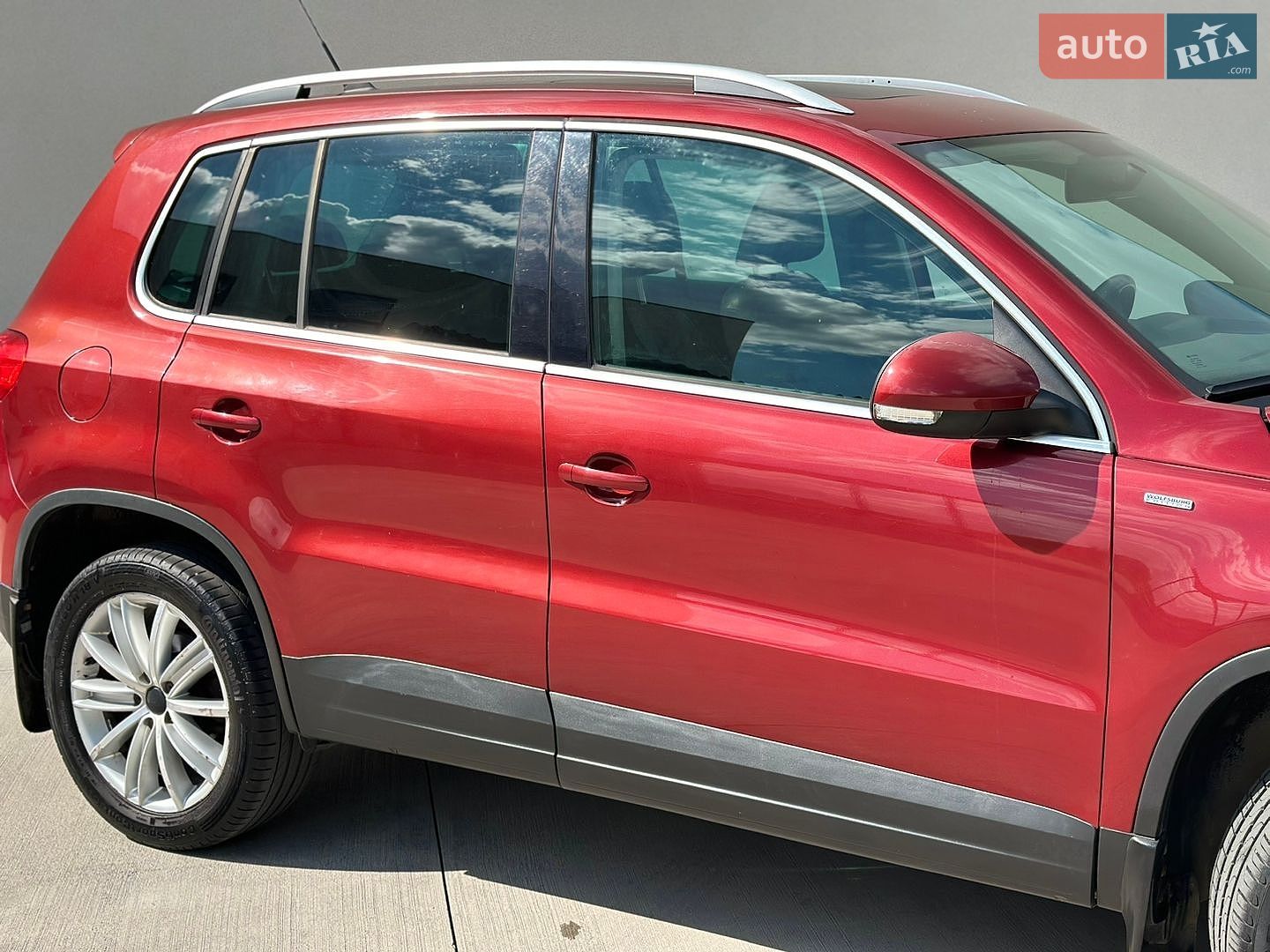 Volkswagen Tiguan 2010 VIN WVGAV9AX3AW003197 фото оголошення 8 з 36