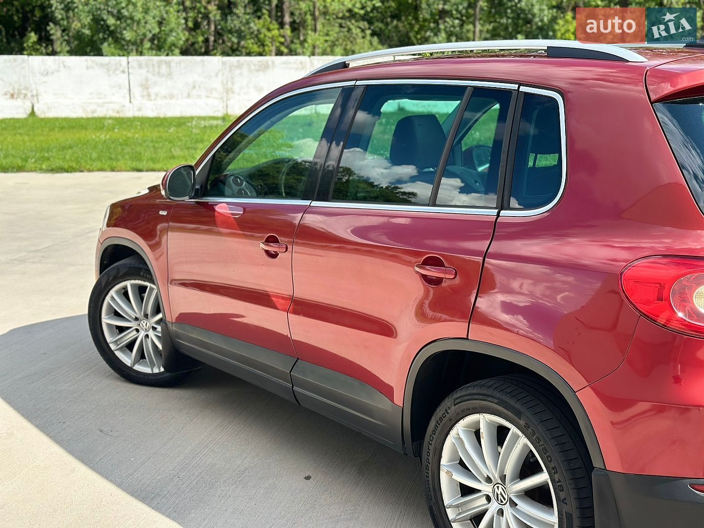 Volkswagen Tiguan 2010 VIN WVGAV9AX3AW003197 фото оголошення 12 з 36