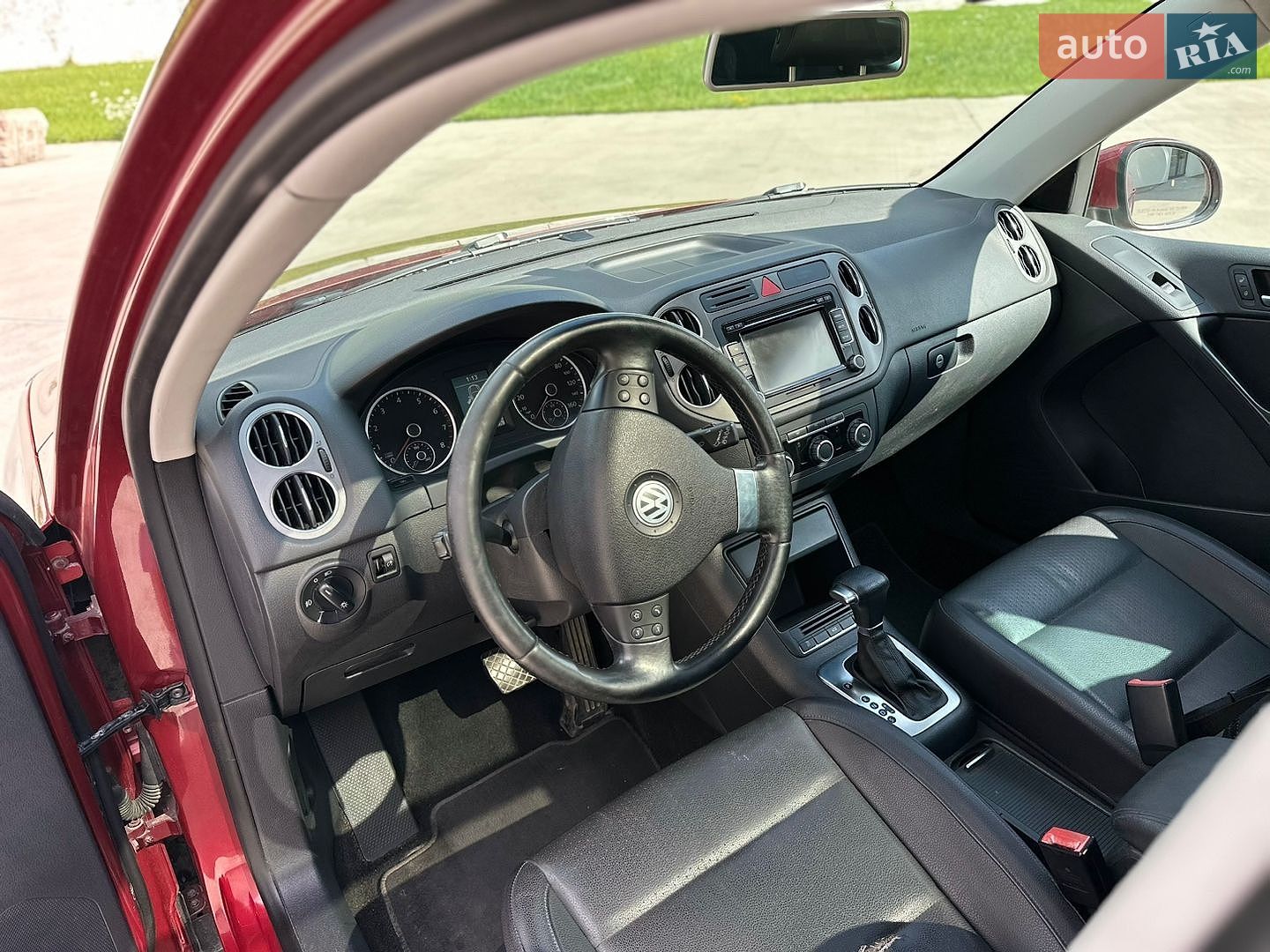 Volkswagen Tiguan 2010 VIN WVGAV9AX3AW003197 фото оголошення 15 з 36