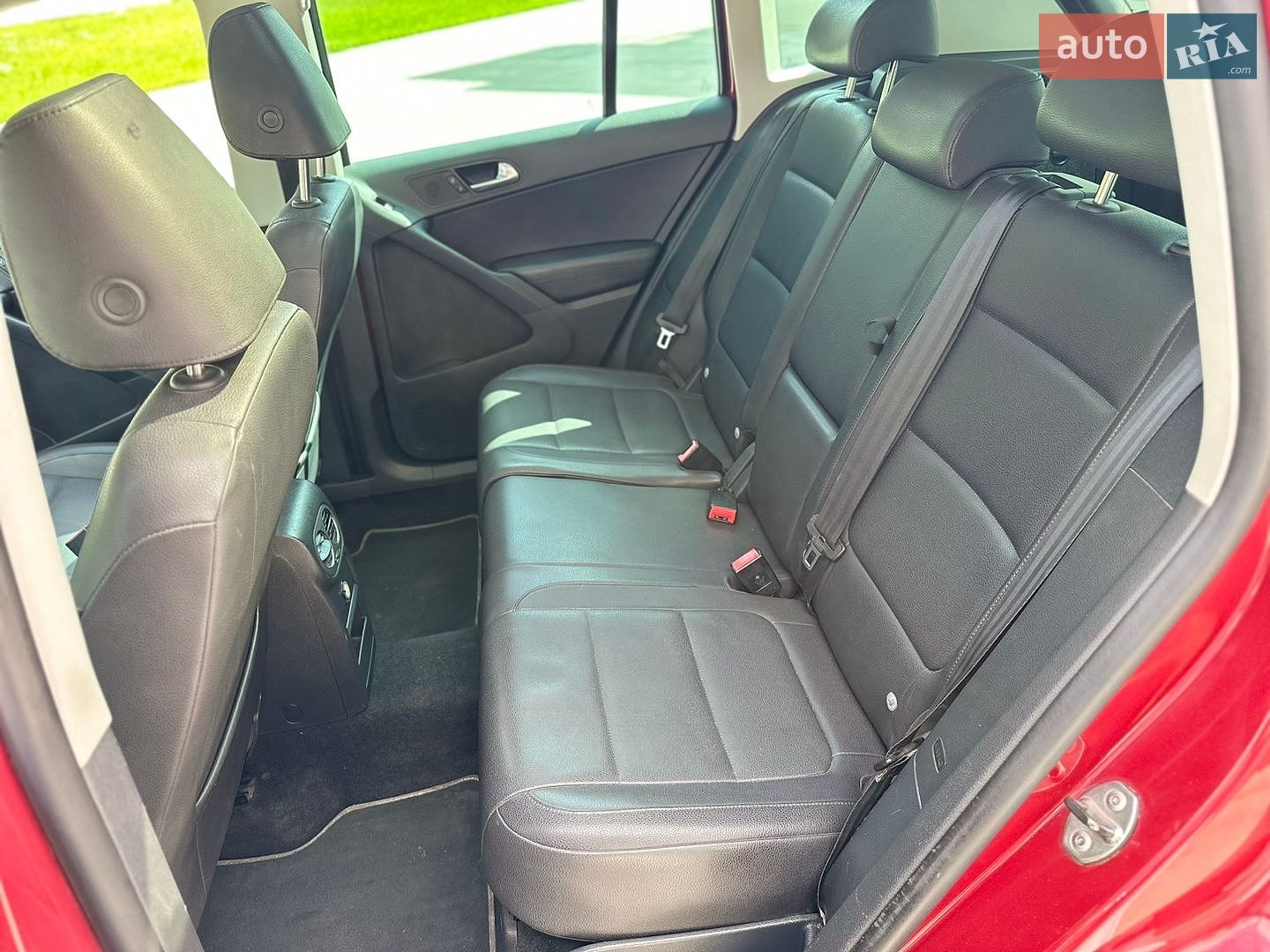 Volkswagen Tiguan 2010 VIN WVGAV9AX3AW003197 фото оголошення 23 з 36