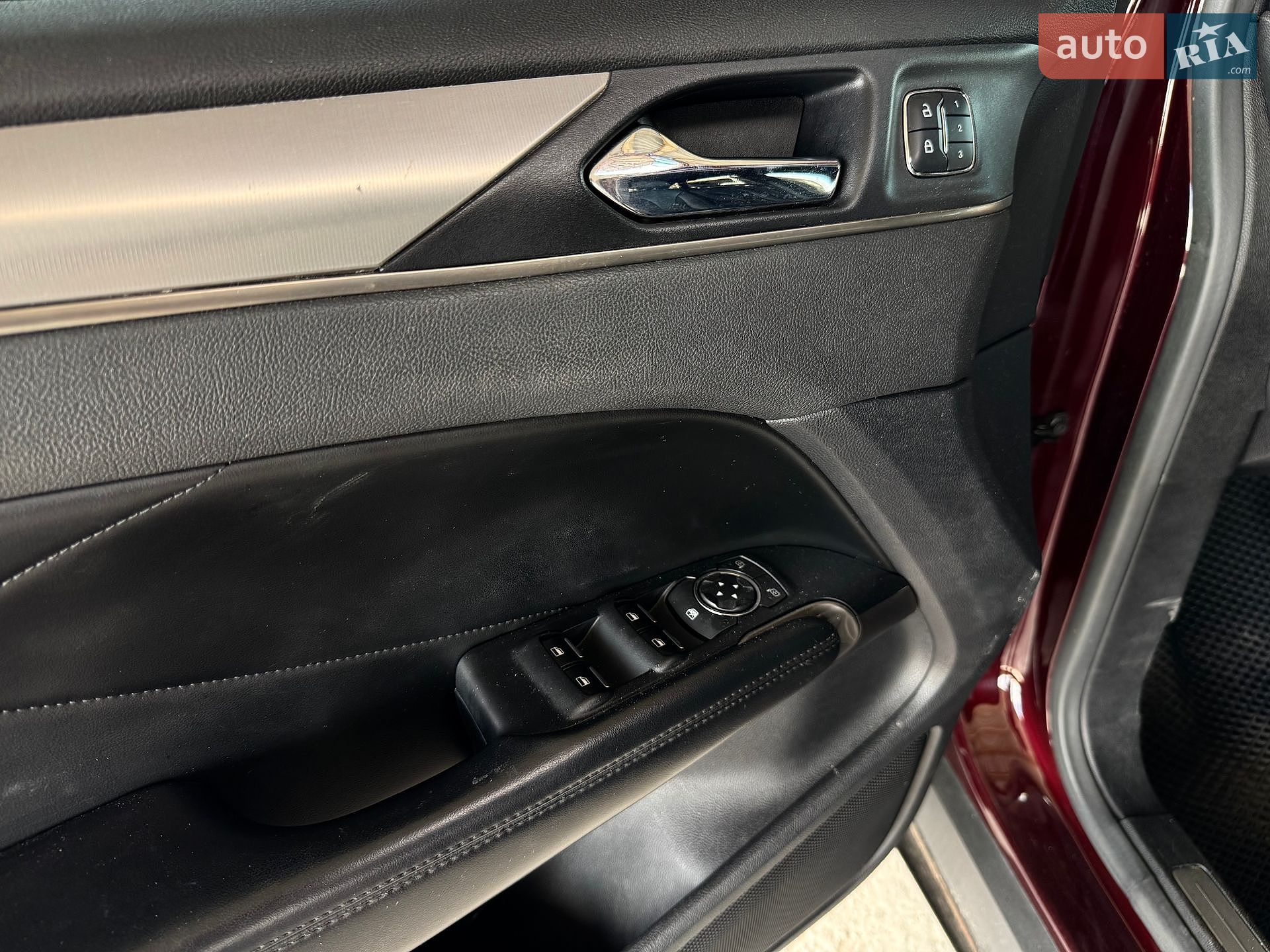 Lincoln MKC 2016 VIN 5LMCJ1C94GUJ24410 фото оголошення 41 з 65