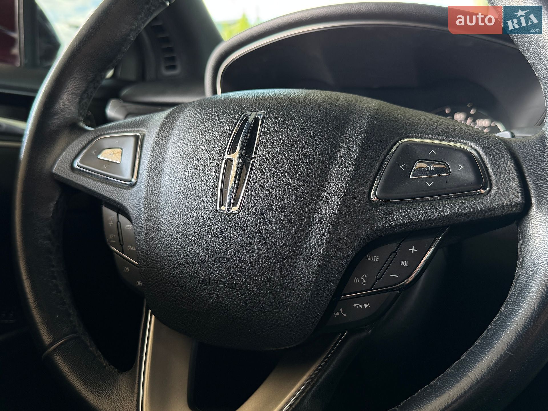 Lincoln MKC 2016 VIN 5LMCJ1C94GUJ24410 фото оголошення 59 з 65
