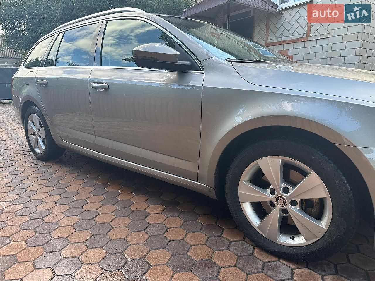 Skoda Octavia 2018 VIN TMBJJ9NE1K0052072 фото оголошення 3 з 15