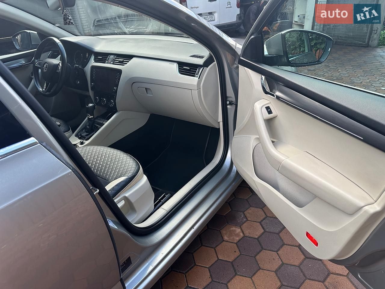 Skoda Octavia 2018 VIN TMBJJ9NE1K0052072 фото оголошення 5 з 15