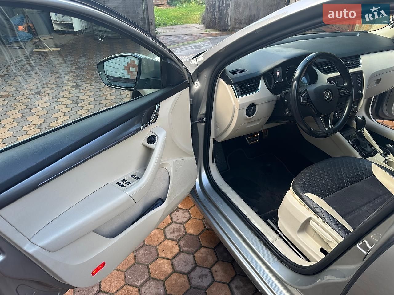 Skoda Octavia 2018 VIN TMBJJ9NE1K0052072 фото оголошення 8 з 15